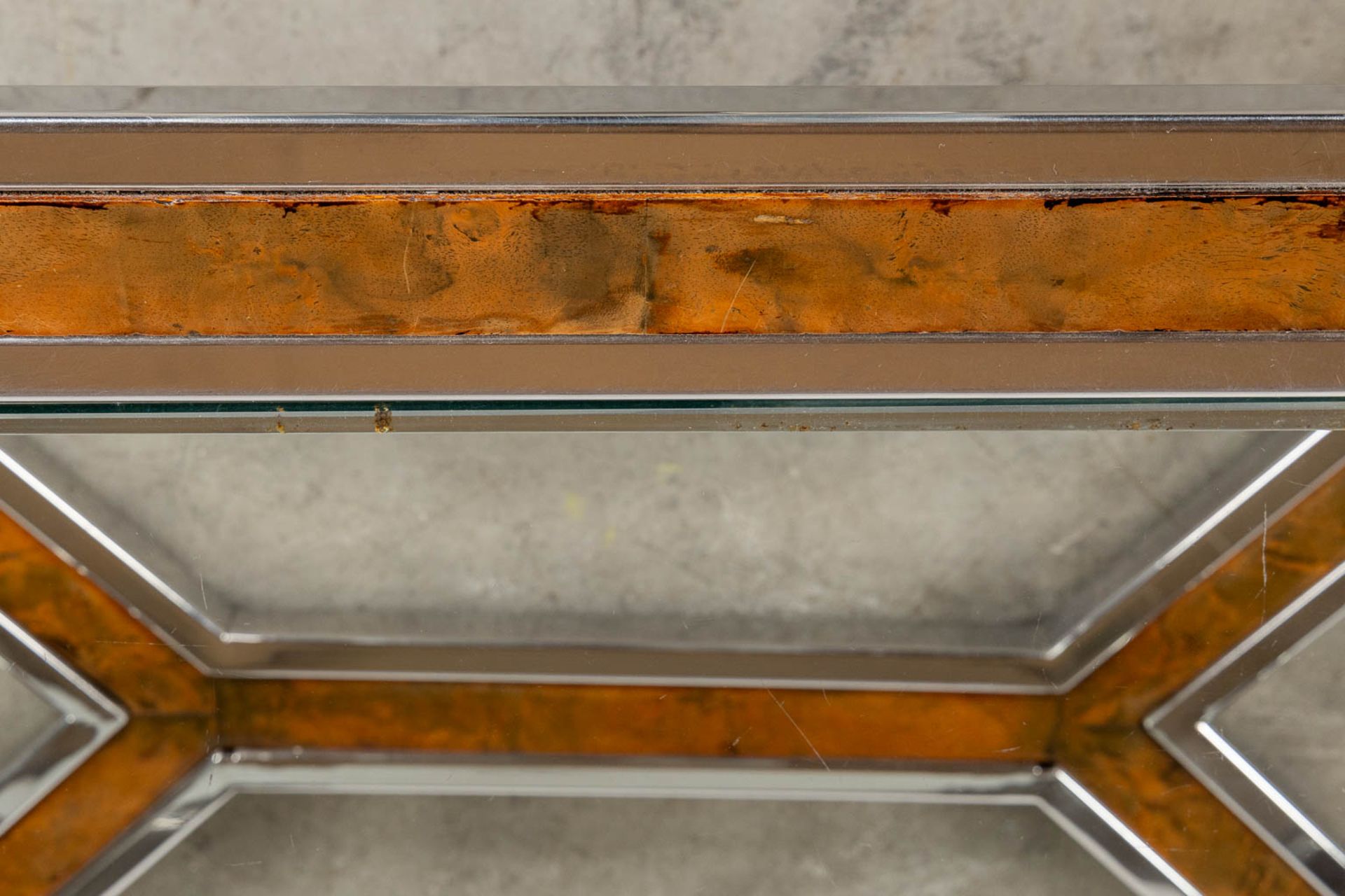 A coffee table, chrome with a faux wood inlay and a glass top. (L:80 x W:120 x H:40 cm) - Image 8 of 10
