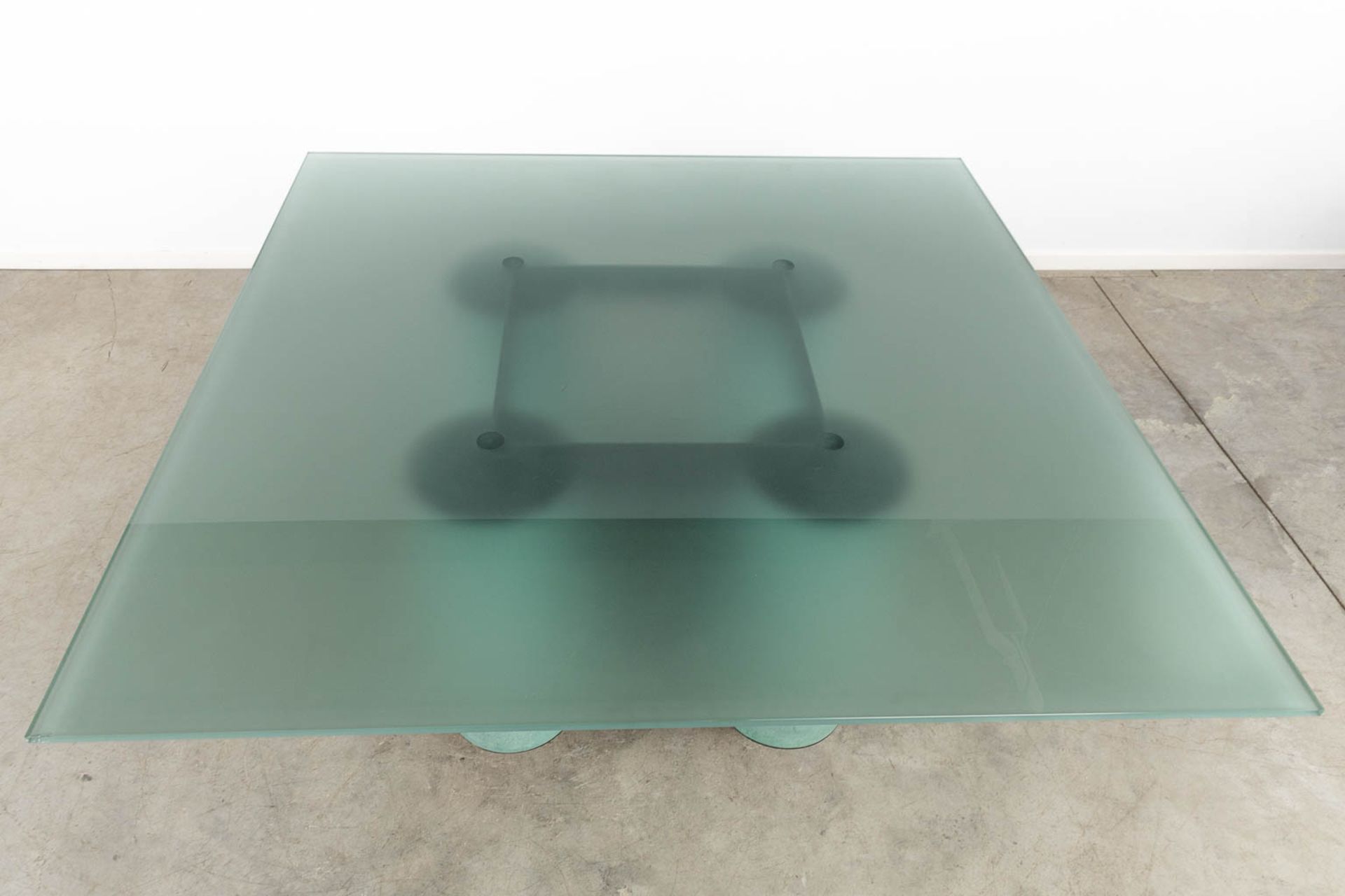 Lella & Massimo VIGNELLI (XX-XXI) 'Dining room table' Glass and metal. (L:160 x W:160 x H:72 cm) - Bild 12 aus 12