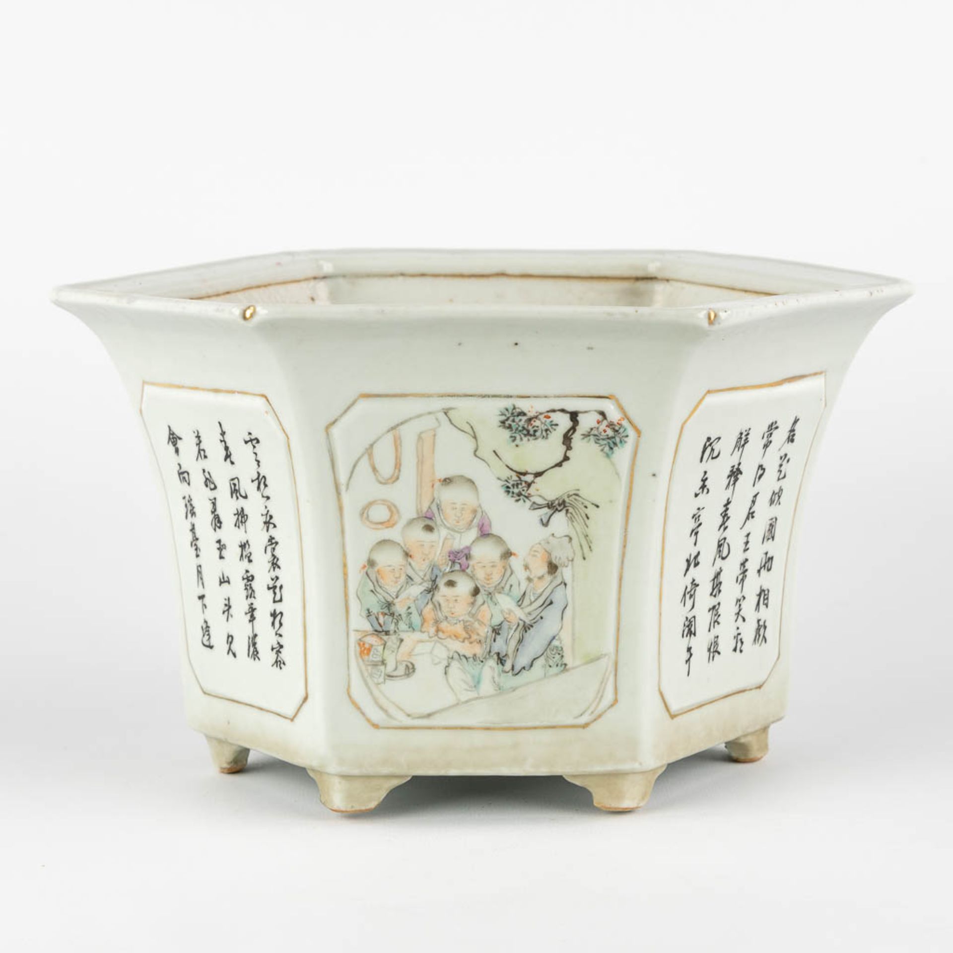 A Chinese hexagonal cache-pot, Qianjian Cai, decorated with caligraphy and children. (H:16,5 x D:26 - Bild 4 aus 12