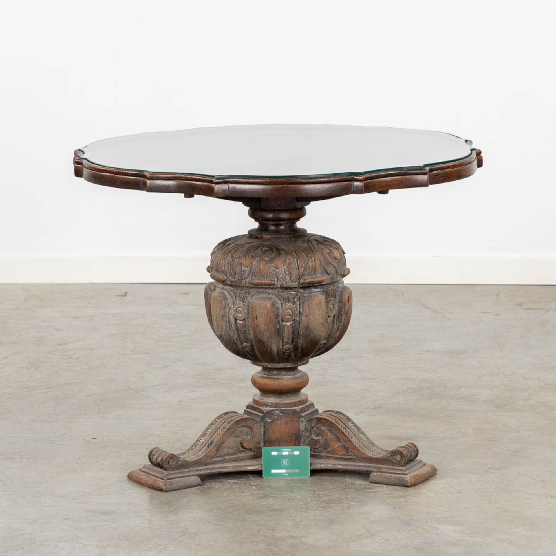 Maison Franck, a round coffee table with tortoise shell and a glass top. (H:59 x D:70 cm) - Bild 2 aus 11