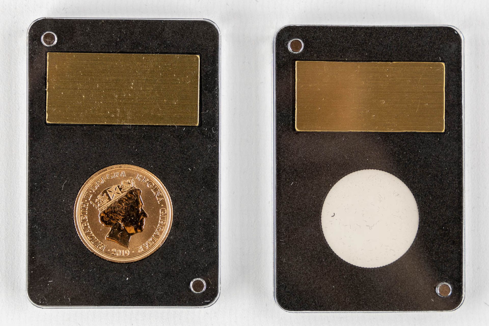 4 gold coins in storage boxes, Museum Sovereign 2019, 1/2 Sovereign Victoria, Ducat D'Or 2017, Santa - Image 7 of 10