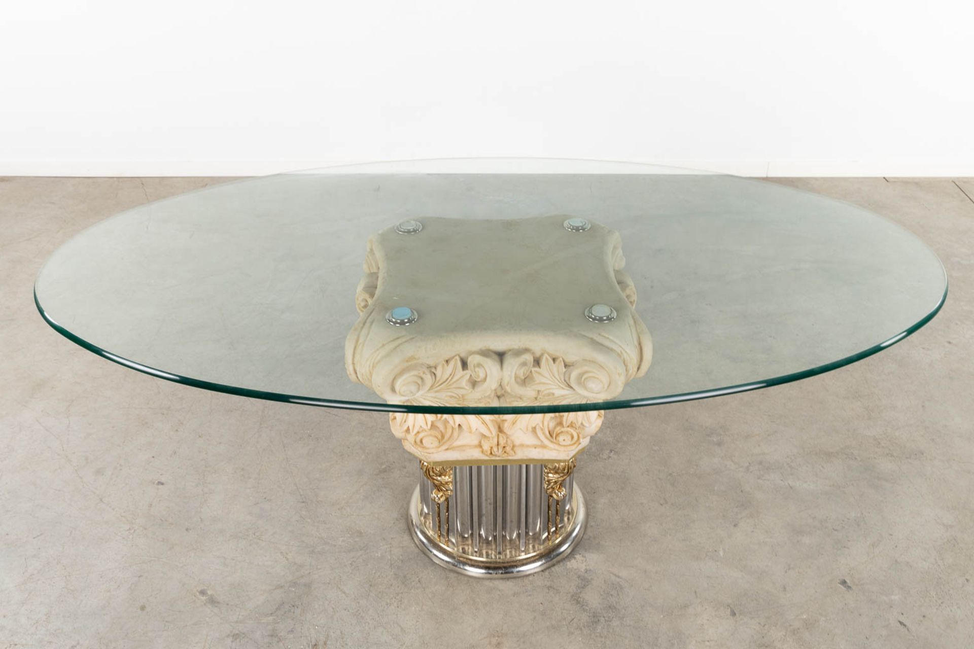 Manuel VIDAL GRAU (XX) 'Oval table and 6 chairs' resin, gilt metal and leather. (L:115 x W:200 x H:7 - Bild 21 aus 21