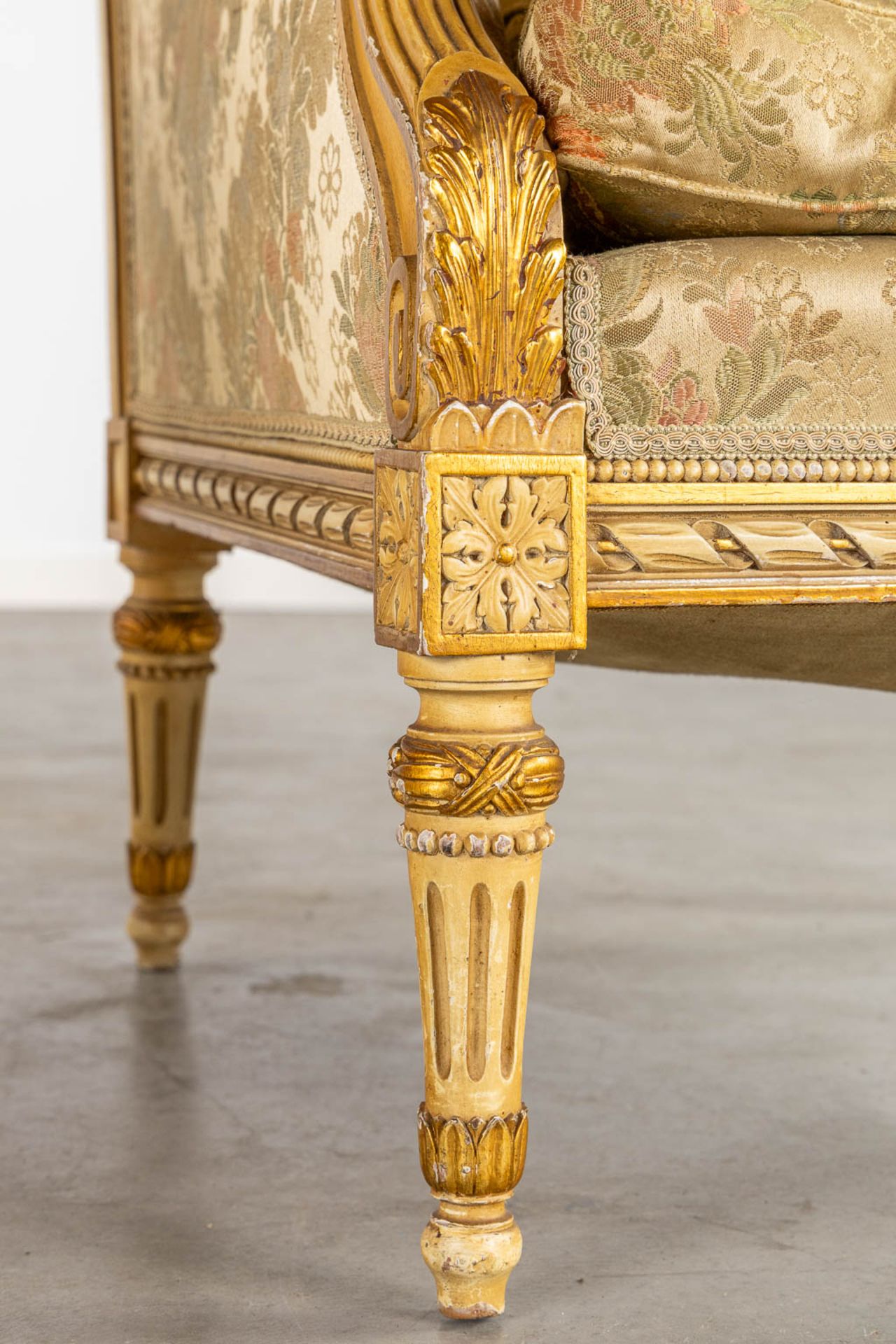 A set of 4 armchairs, sculptured and gilt wood in Louis XVI style. Circa 1920. (L:70 x W:67 x H:95 c - Bild 17 aus 17