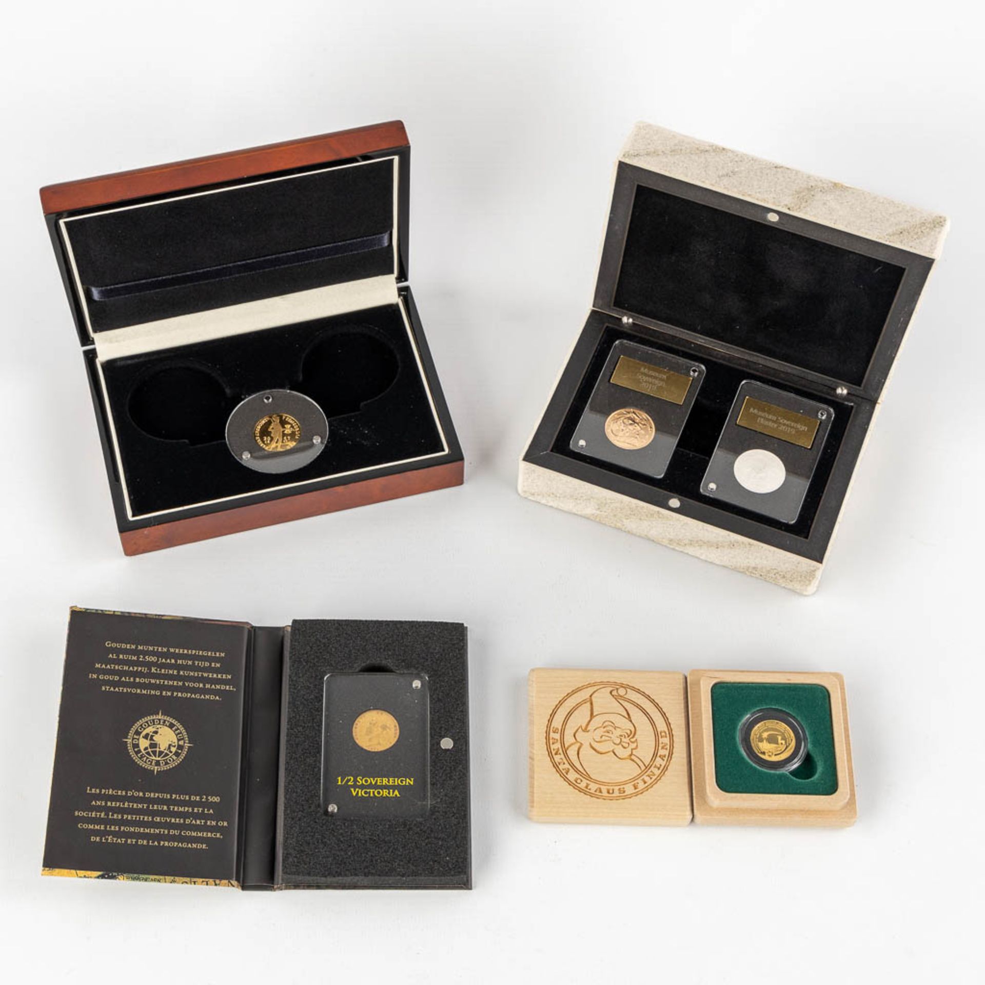 4 gold coins in storage boxes, Museum Sovereign 2019, 1/2 Sovereign Victoria, Ducat D'Or 2017, Santa - Image 3 of 10