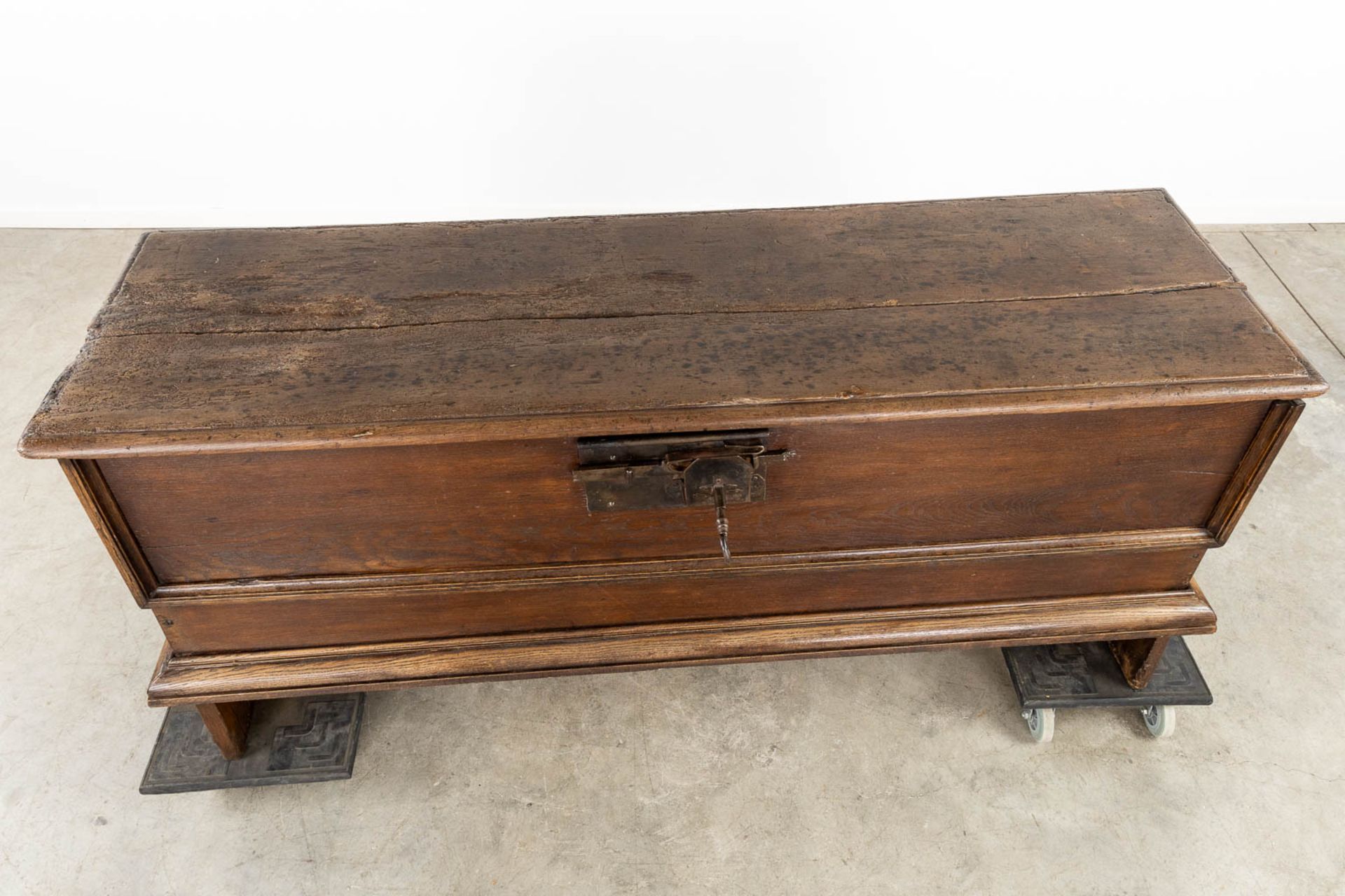 An antique chest. (L:54 x W:176 x H:80 cm) - Bild 9 aus 16