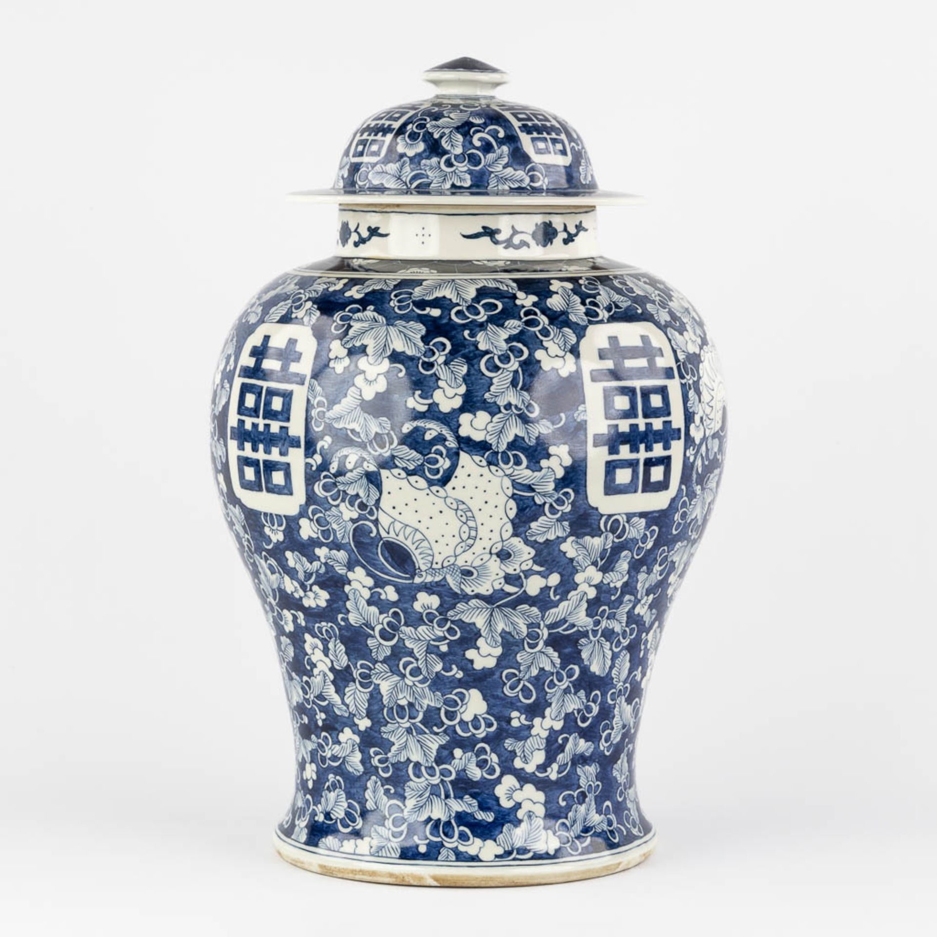 A Chinese baluster vase, blue-white with a Prunus decor and double XI sign. 19th/20th C. (H:42 x D:2 - Image 9 of 17
