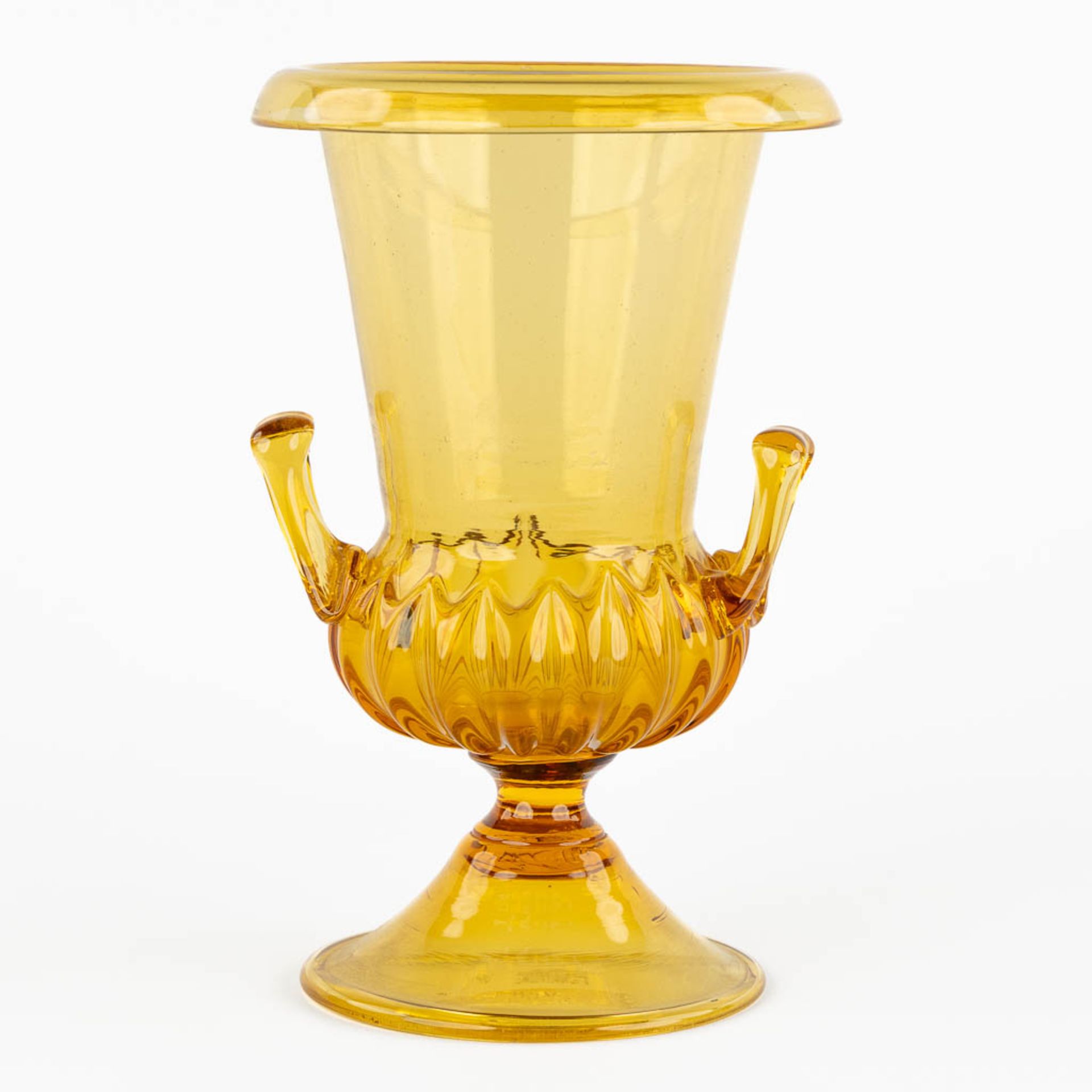 Murano, a 'Soffiato' mouth blown 'Medici' vase. (H:23 x D:15 cm) - Image 5 of 9