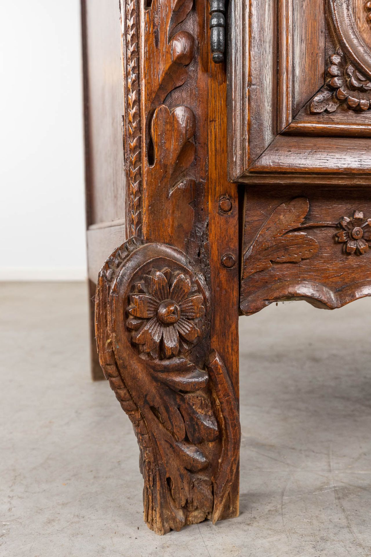 A richly sculptured and antique Normandy high cabinet, Armoire. France, 18th C. (L:68 x W:175 x H:23 - Bild 4 aus 21