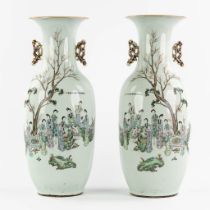 A pair of Chinese vases decorated with ladies in the garden. (H:58 x D:23 cm)