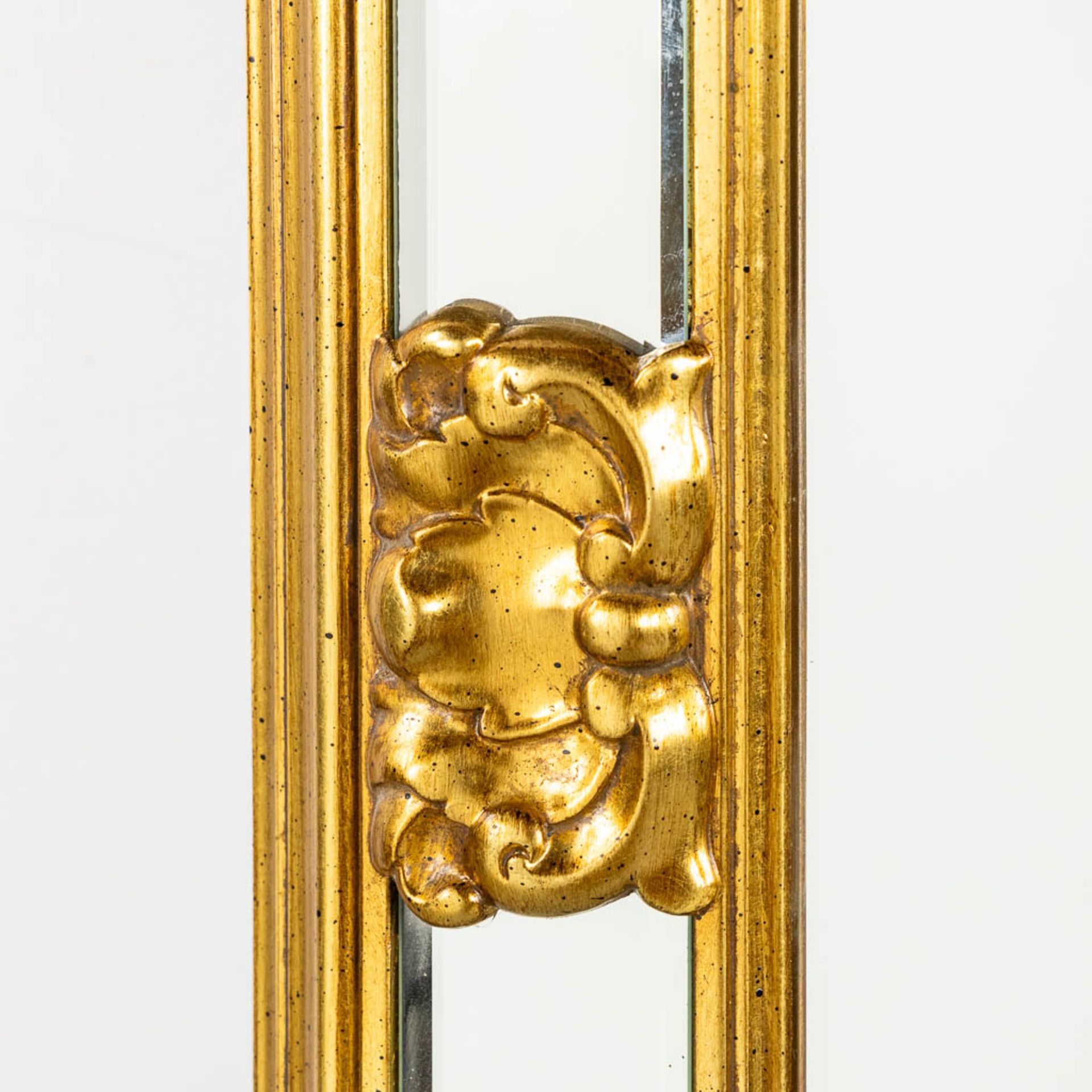 Deknudt, a mirror, gilt wood. (W:102 x H:185 cm) - Image 3 of 8