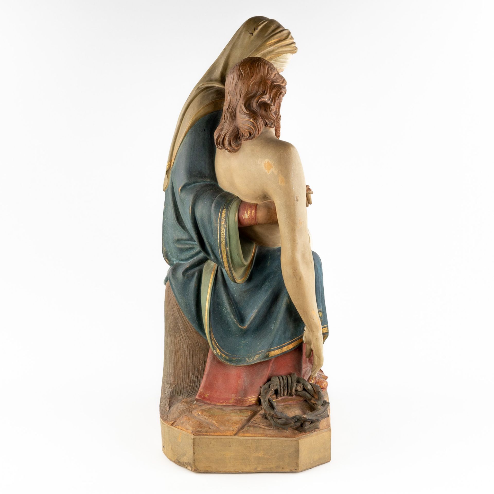 A Piétà, polychrome terracotta. 19th century. (L:47 x W:28 x H:72 cm) - Image 6 of 15