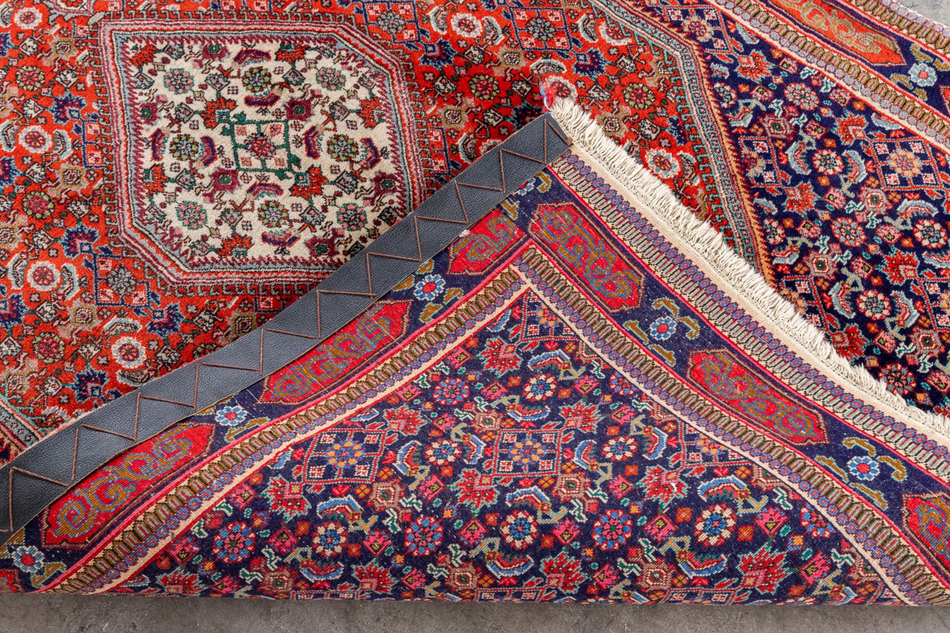 An Oriental hand-made carpet, Bidjar. (L:180 x W:112 cm) - Image 6 of 6