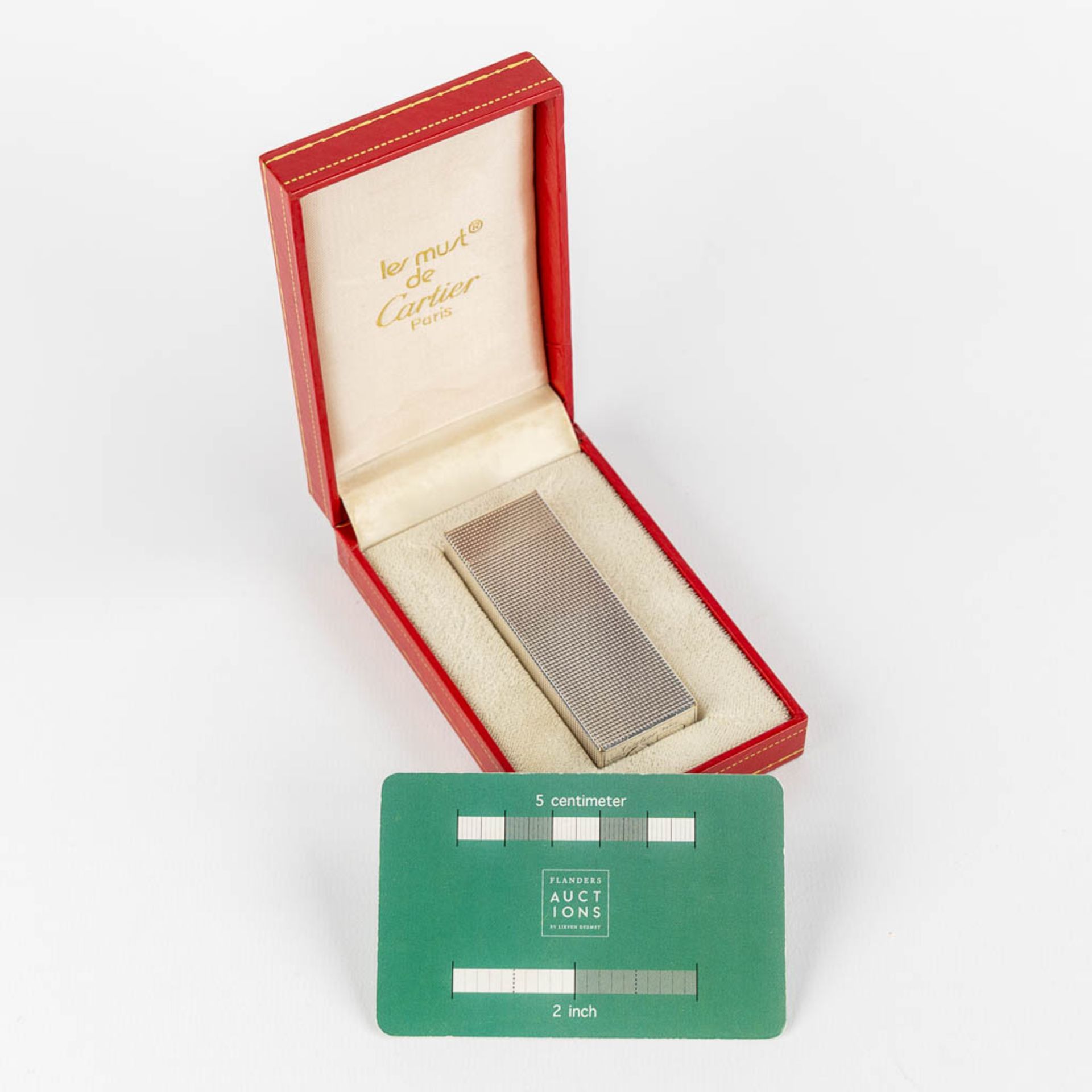Must De Cartier, a vintage lighter in the original box. (L:1,2 x W:2,5 x H:7 cm) - Image 2 of 10