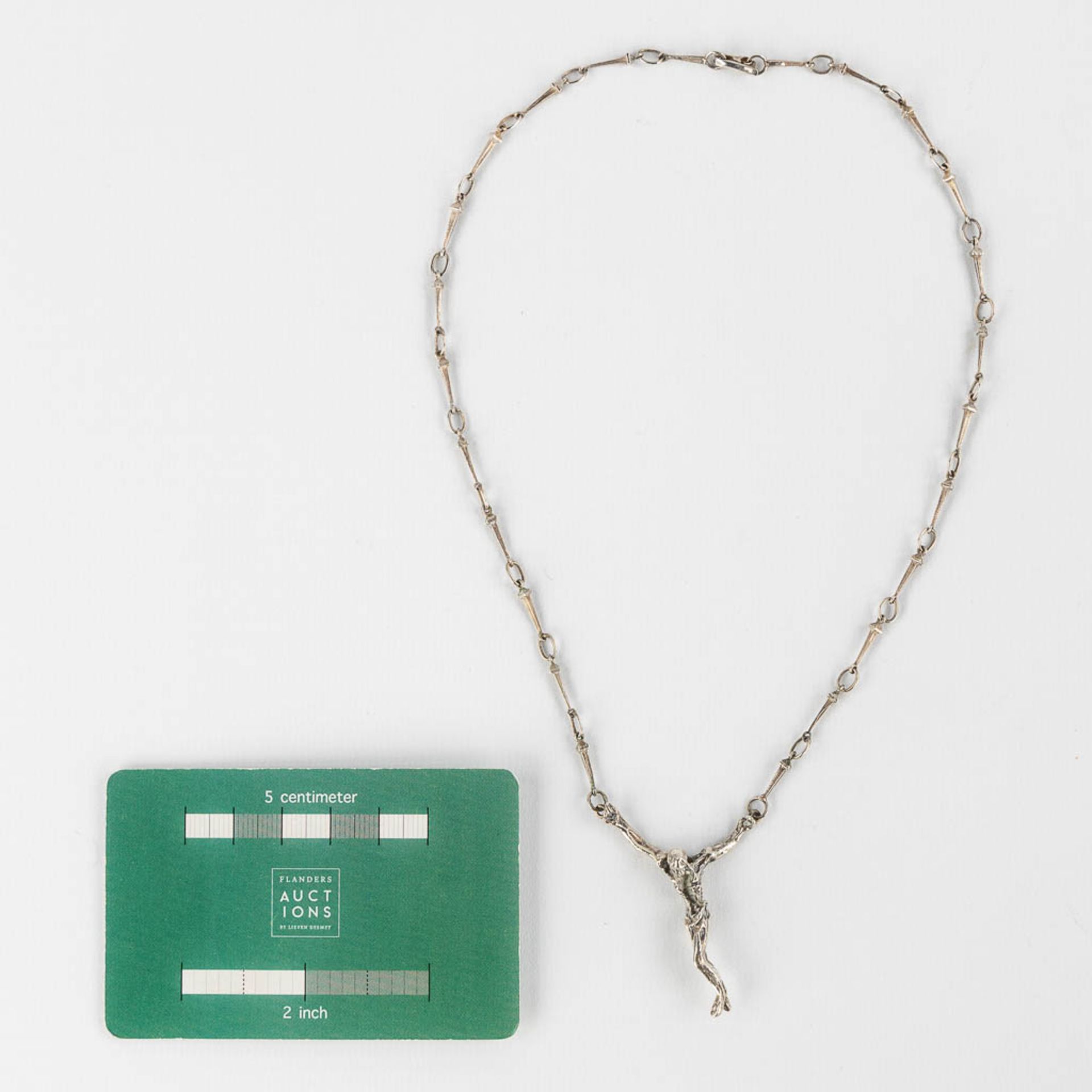 After Salvador DALI (1904-1989) 'Christo' a silver pendant. (L:44 cm) - Bild 2 aus 5