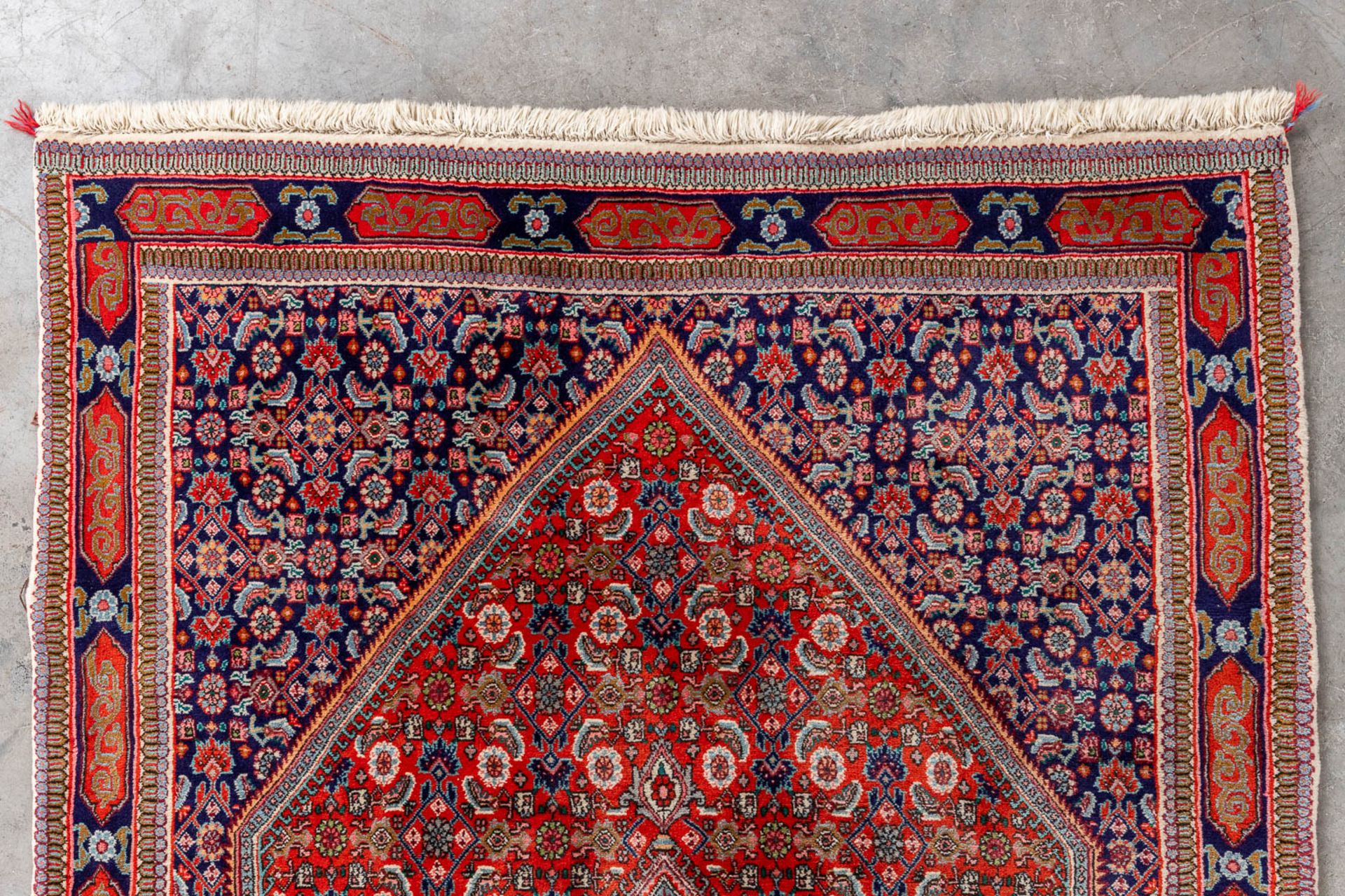 An Oriental hand-made carpet, Bidjar. (L:180 x W:112 cm) - Image 4 of 6