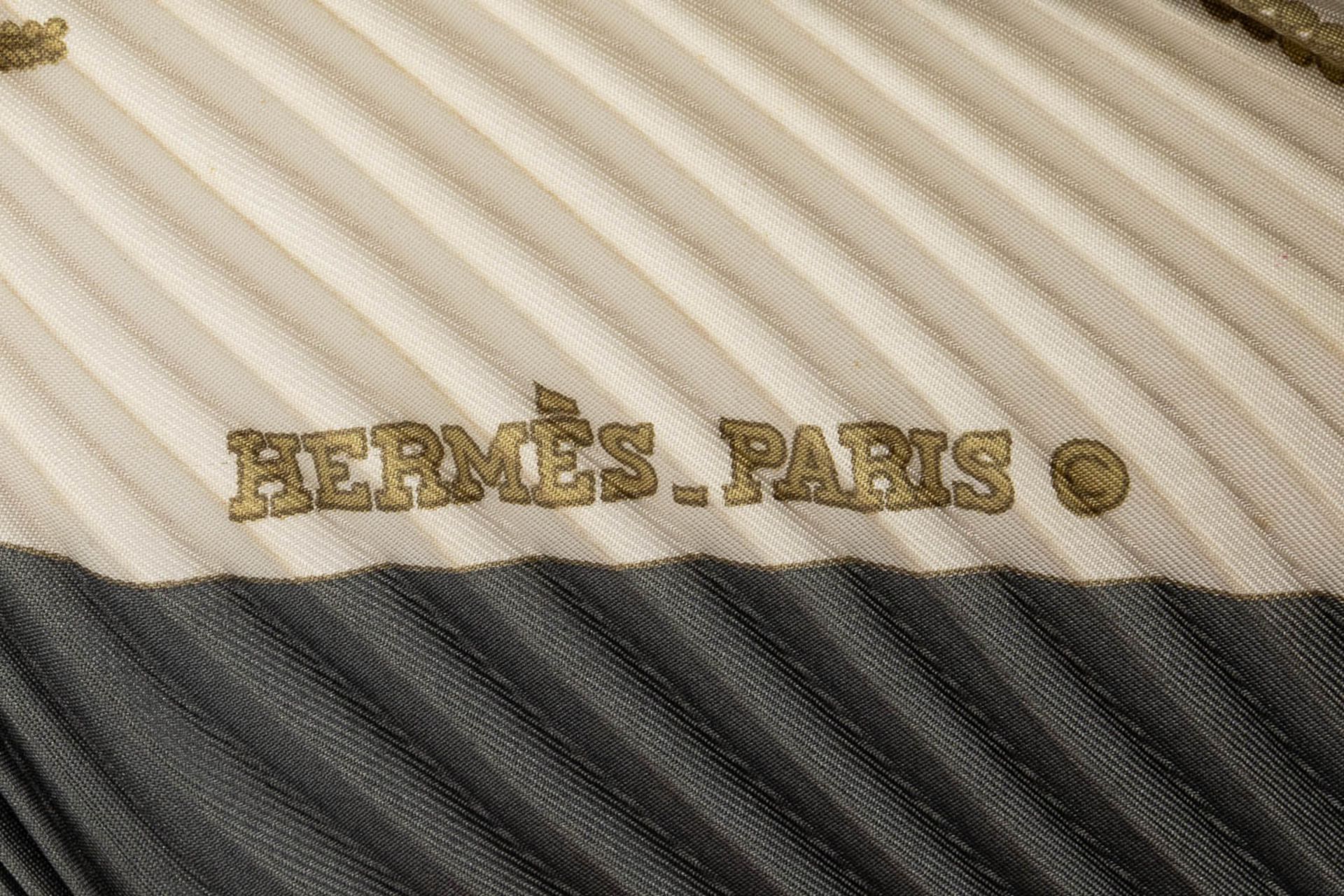 Hermès Paris, two silk scarfs. (L:84 x W:84 cm) - Image 15 of 24
