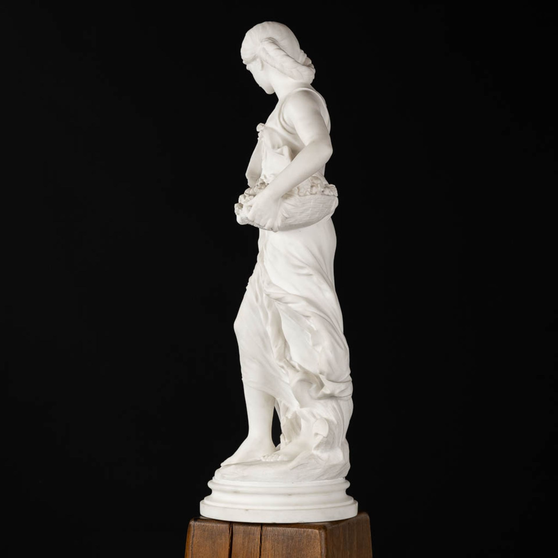 Hippolyte MOREAU (1832-1927) 'Lady with flowers' sculptured Carrara marble. (L:25 x W:35 x H:80 cm) - Image 6 of 12