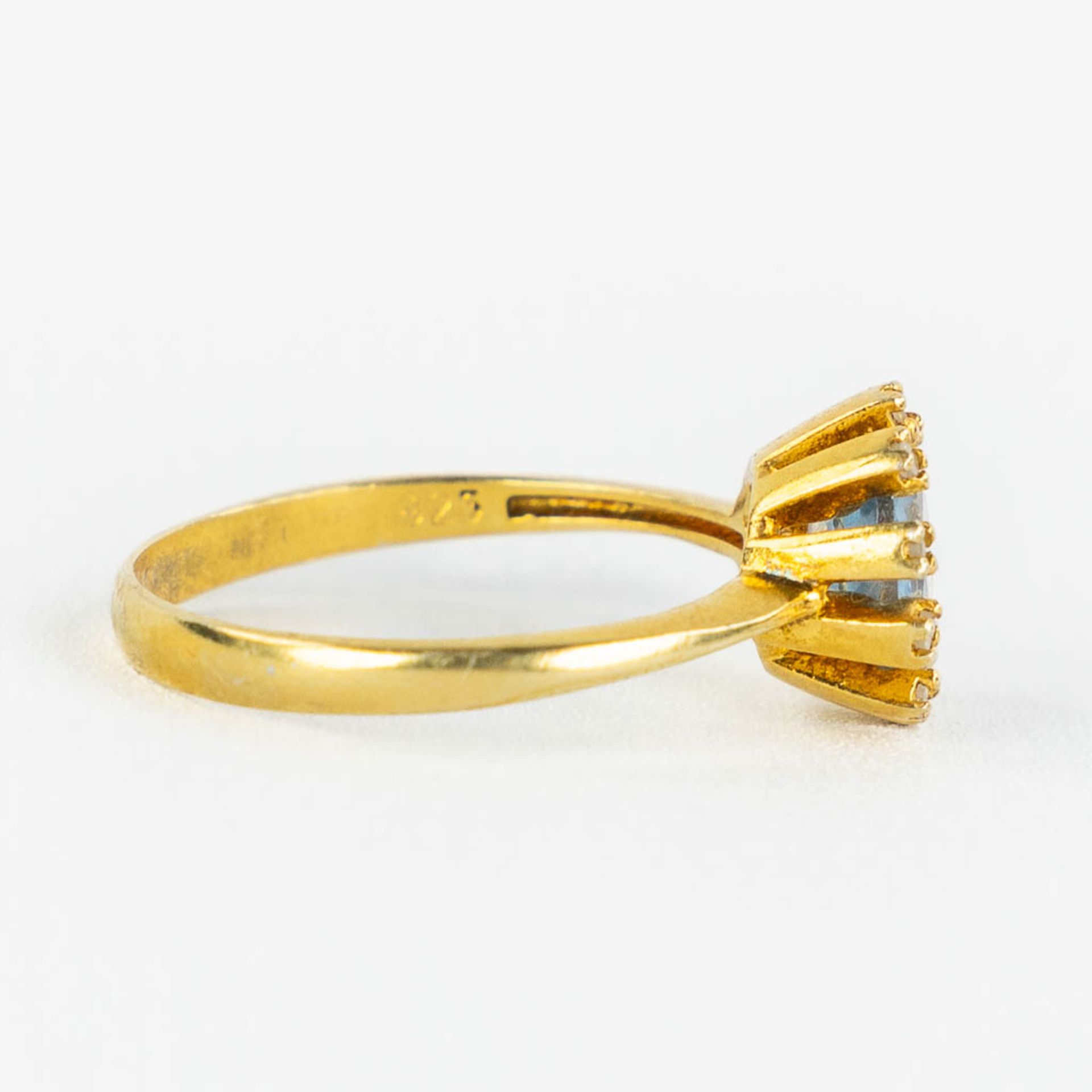 A ring, gilt silver with a cut topaaz, old cut diamonds. 2,48g. Ring size 59. - Image 6 of 9