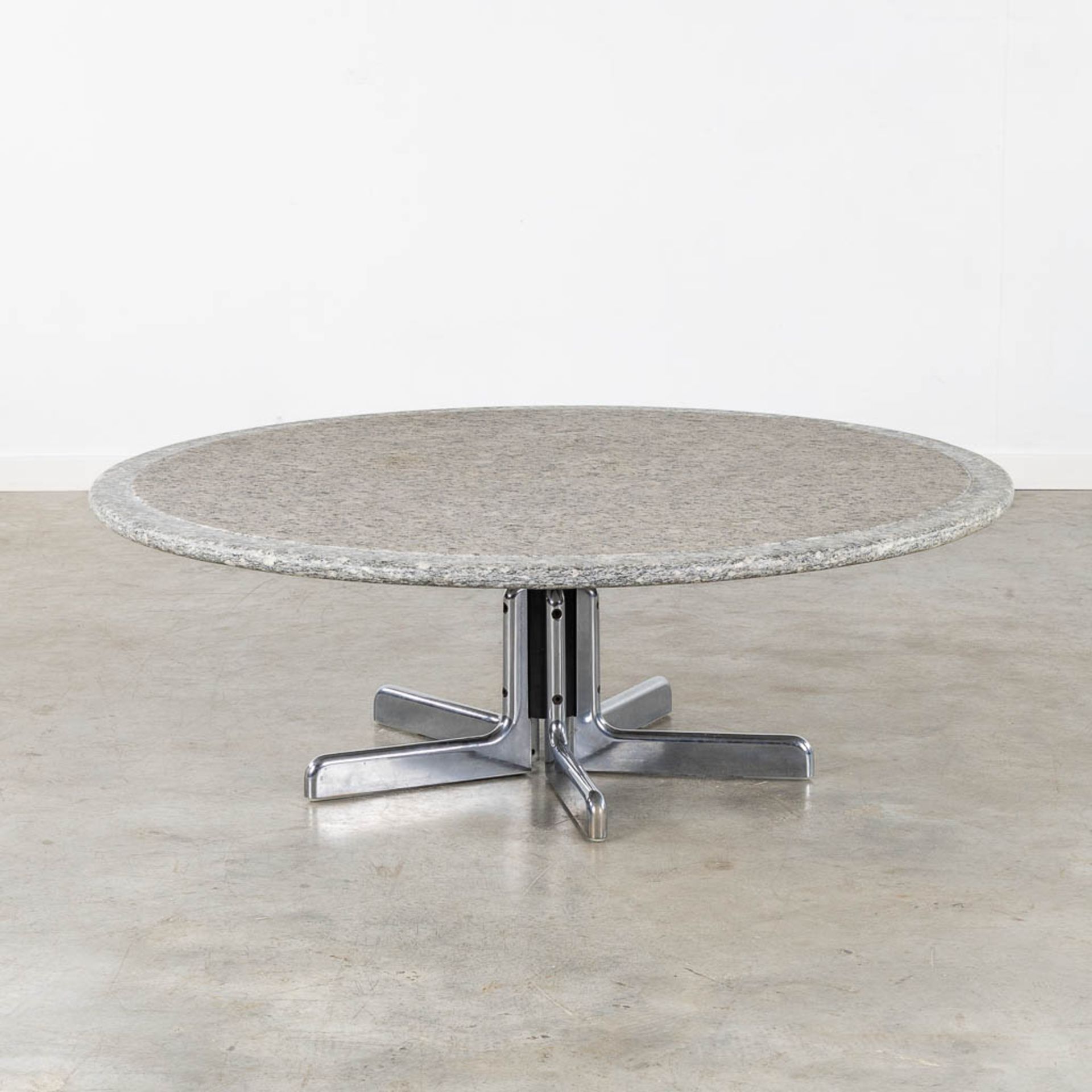 Titina AMMANATI &amp; Giampiero VITELLI (XX) 'Coffee table' granite on metal. (H:40 x D:120 cm)