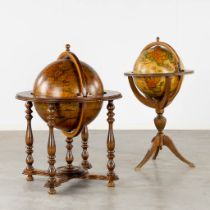Two barcabinets in the shape of a globe. (W:74 x H:90 cm)