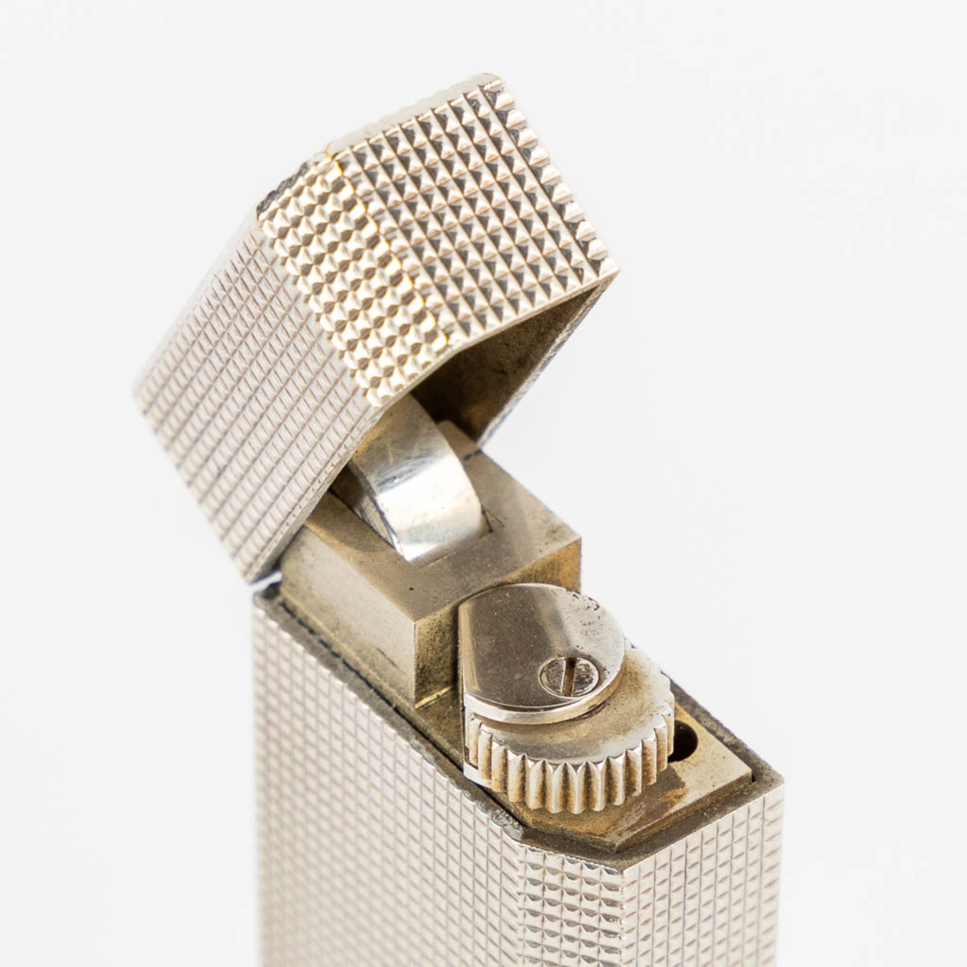 Must De Cartier, a vintage lighter in the original box. (L:1,2 x W:2,5 x H:7 cm) - Image 8 of 10