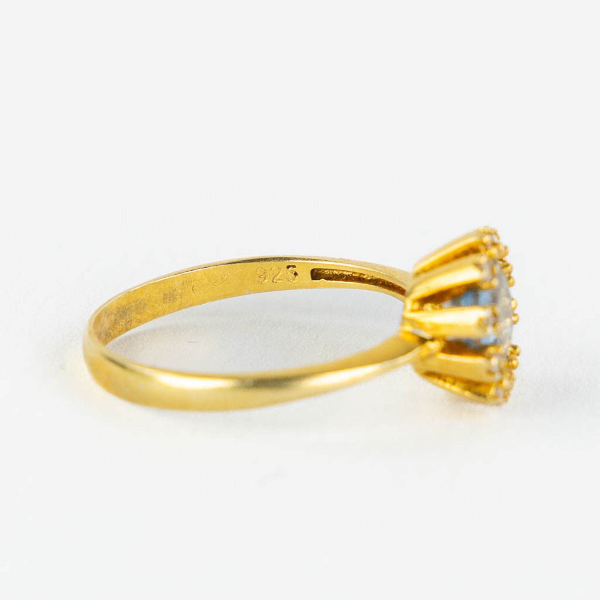 A ring, gilt silver with a cut topaaz, old cut diamonds. 2,48g. Ring size 59. - Image 9 of 9