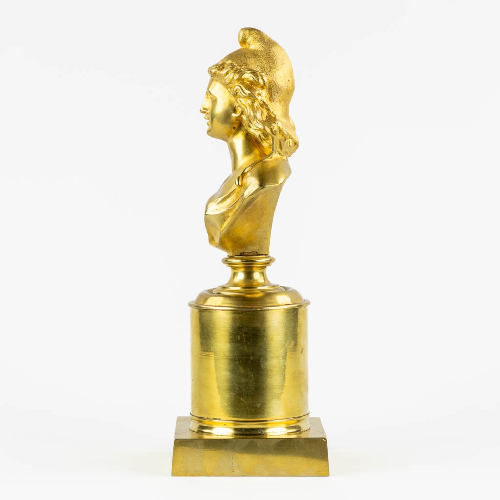 A small bust 'Marianne De France', gilt bronze. Empire period. (L:13,5 x W:13,5 x H:40 cm) - Image 4 of 9