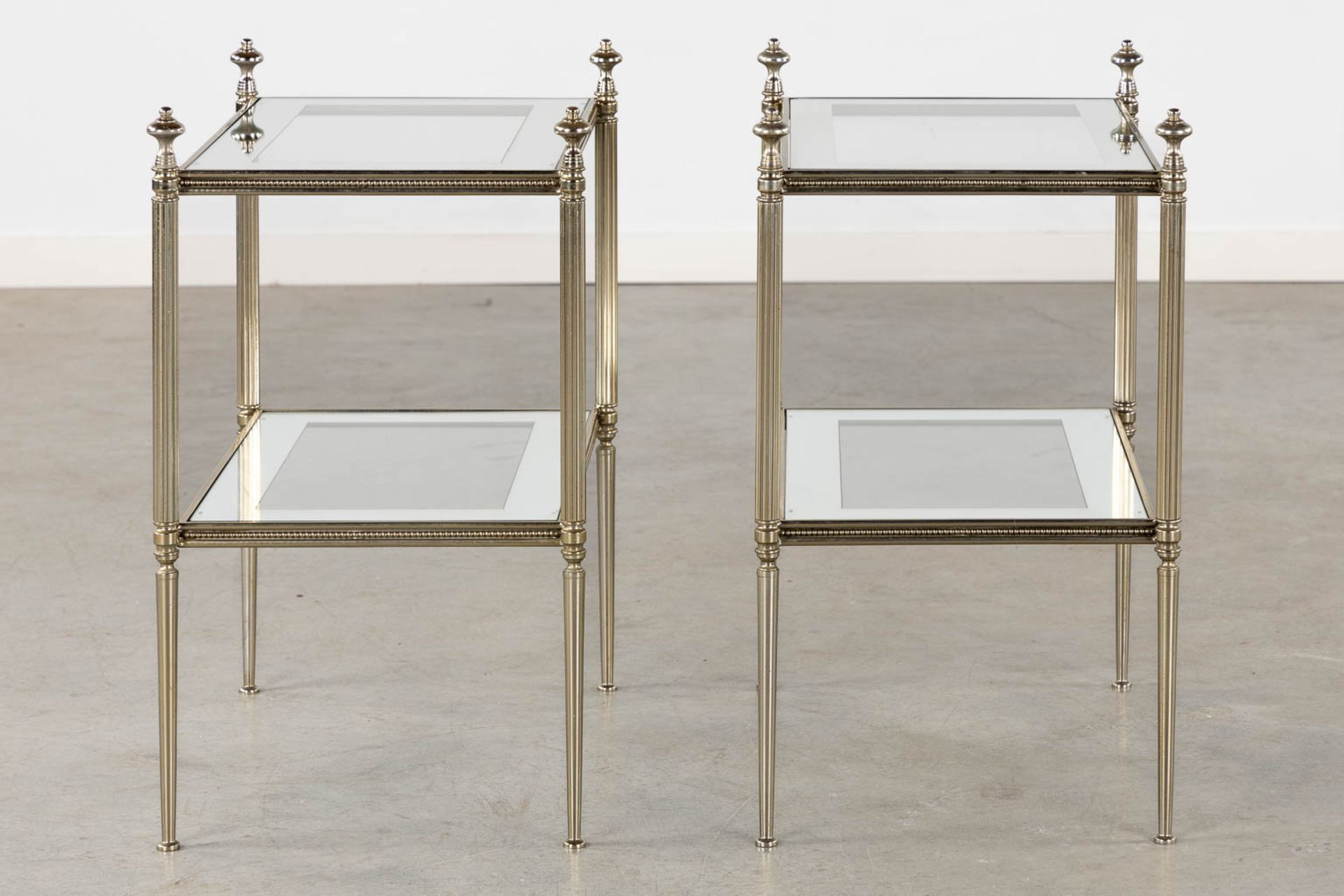 A pair of two-tier side tables, silver-plated metal and mirrored glass. 20th C. (L:34 x W:50 x H:58 - Image 6 of 12