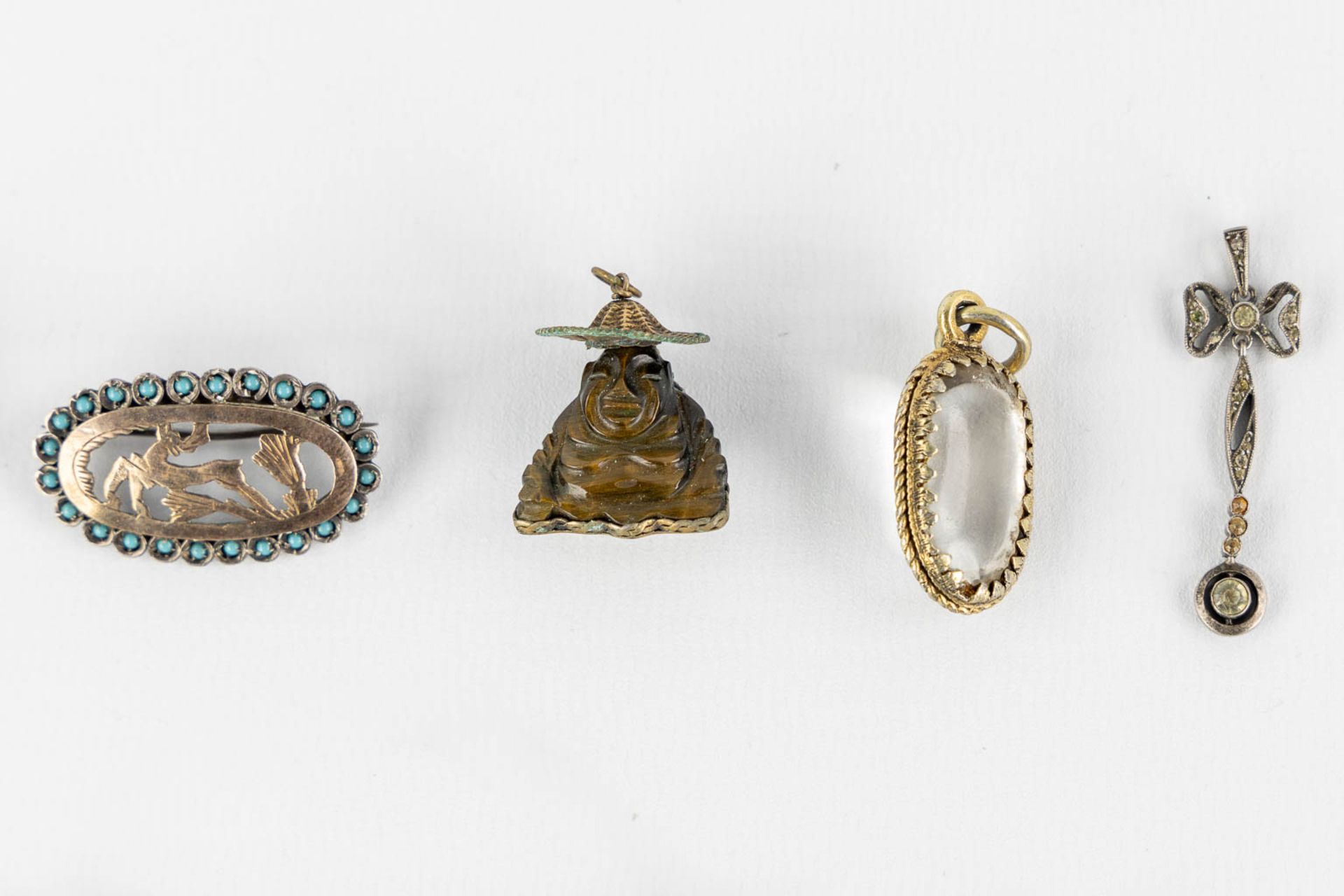 A collection of silver brooches, pendants, earrings and a pin with old-cut diamonds. 117g. - Image 6 of 15