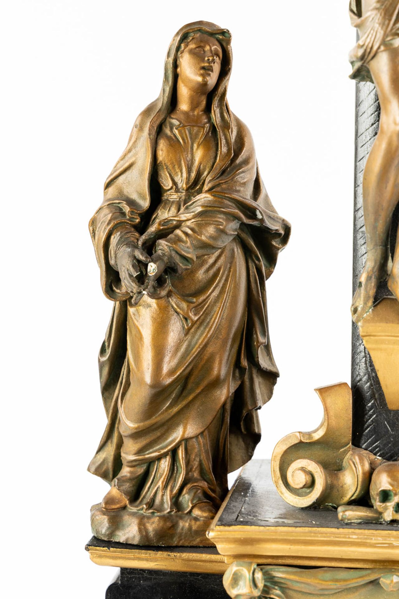A large crucifix with a 3-piece golgotha, Veil of Veronica, patinated white clay. Circa 1900. (L:16  - Bild 7 aus 18