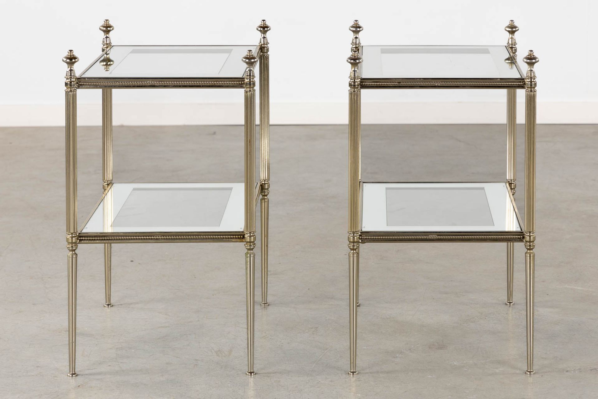 A pair of two-tier side tables, silver-plated metal and mirrored glass. 20th C. (L:34 x W:50 x H:58 - Image 4 of 12