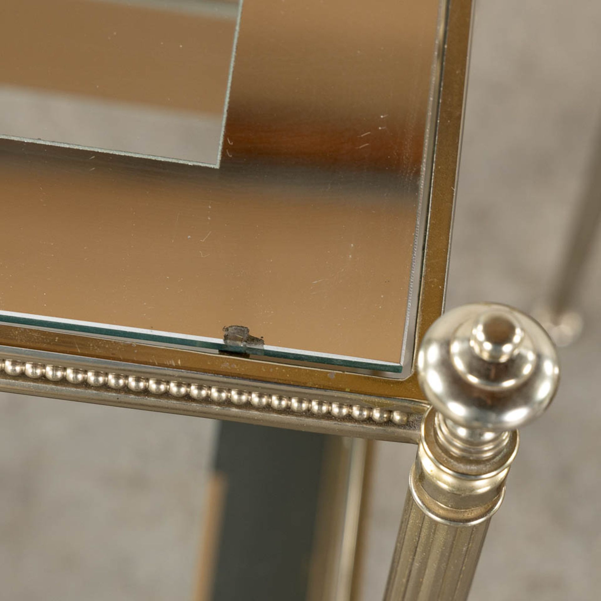 A pair of two-tier side tables, silver-plated metal and mirrored glass. 20th C. (L:34 x W:50 x H:58 - Image 7 of 12