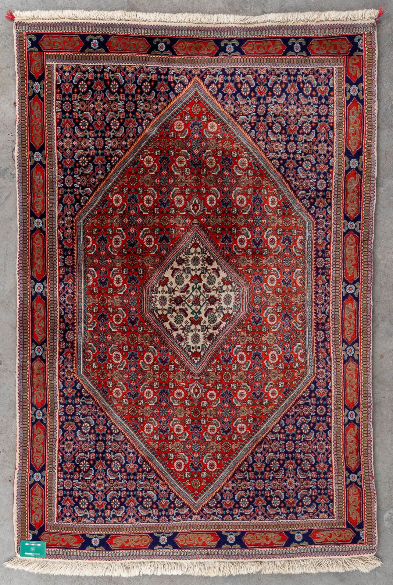 An Oriental hand-made carpet, Bidjar. (L:180 x W:112 cm) - Image 2 of 6
