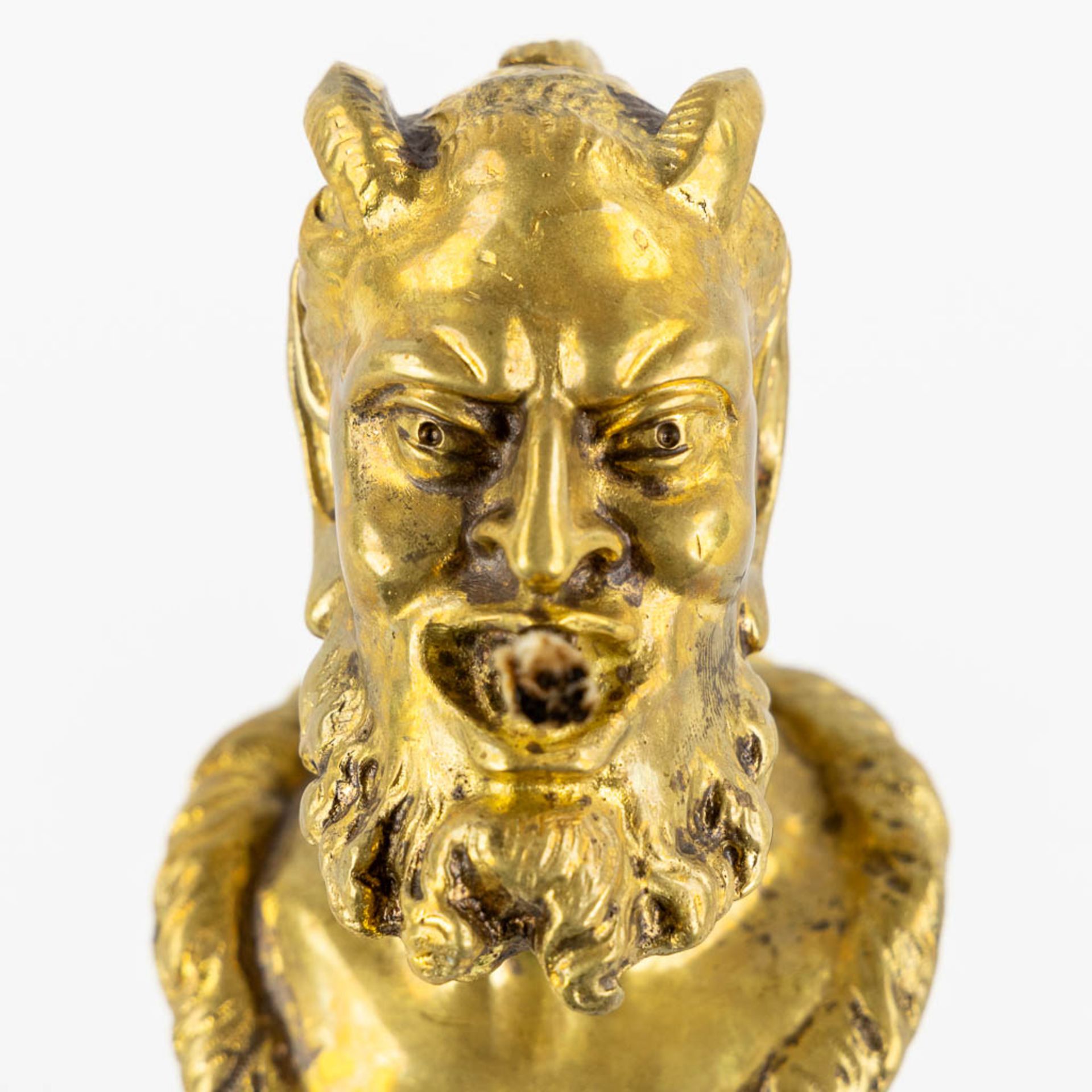 An antique Cigarette or Cigar lighter, gilt bronze in the shape of a Satyr/Devil. 19th/20th C. (L:14 - Image 7 of 10