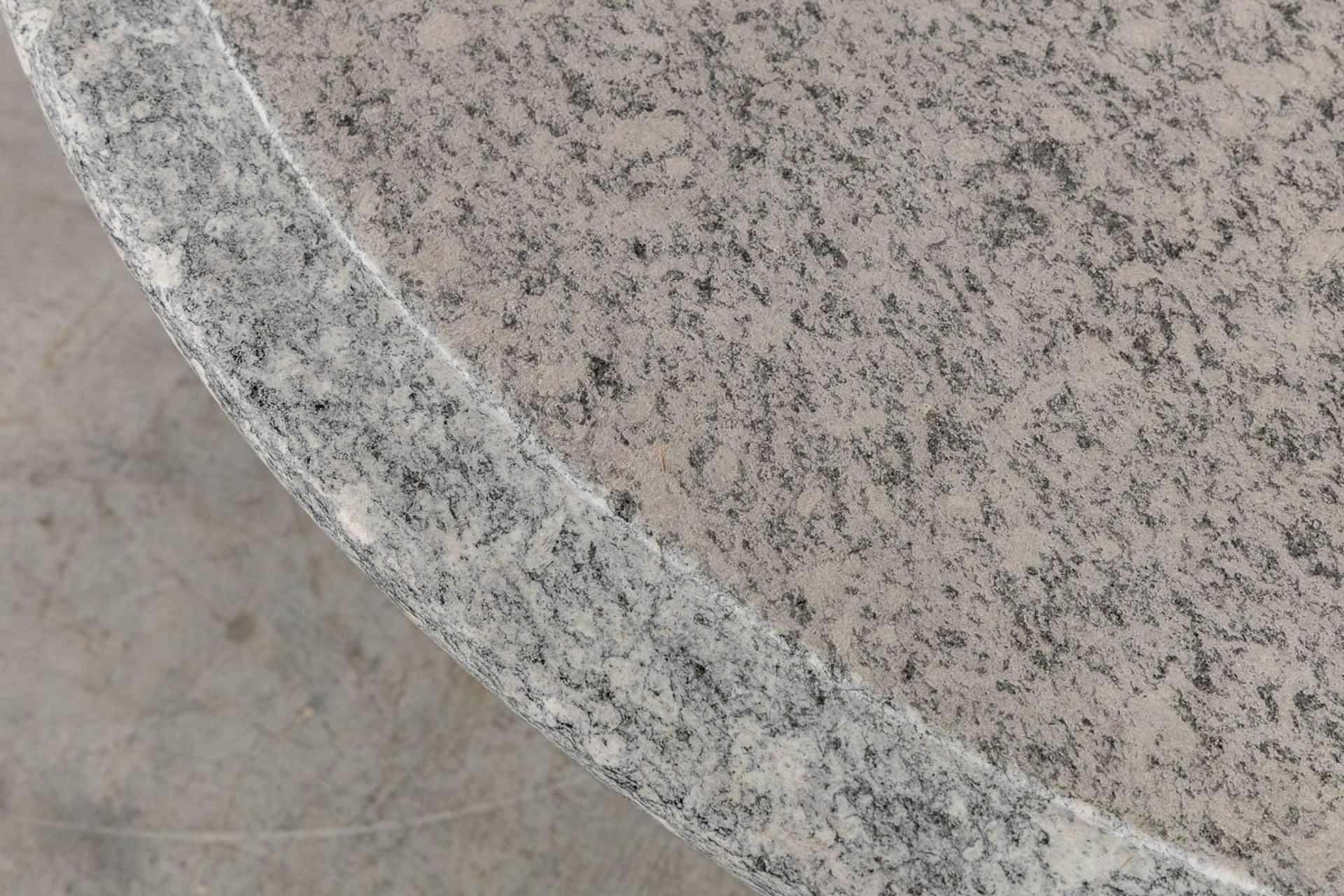 Titina AMMANATI &amp; Giampiero VITELLI (XX) 'Coffee table' granite on metal. (H:40 x D:120 cm) - Image 6 of 8