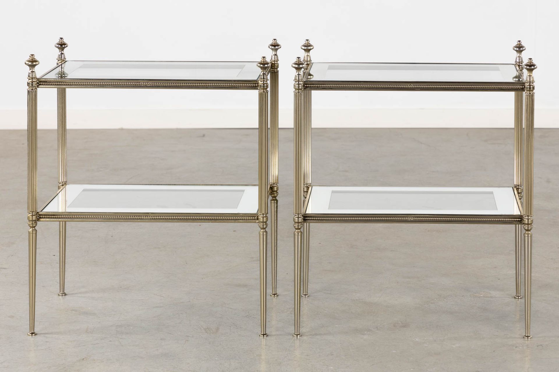 A pair of two-tier side tables, silver-plated metal and mirrored glass. 20th C. (L:34 x W:50 x H:58 - Image 3 of 12