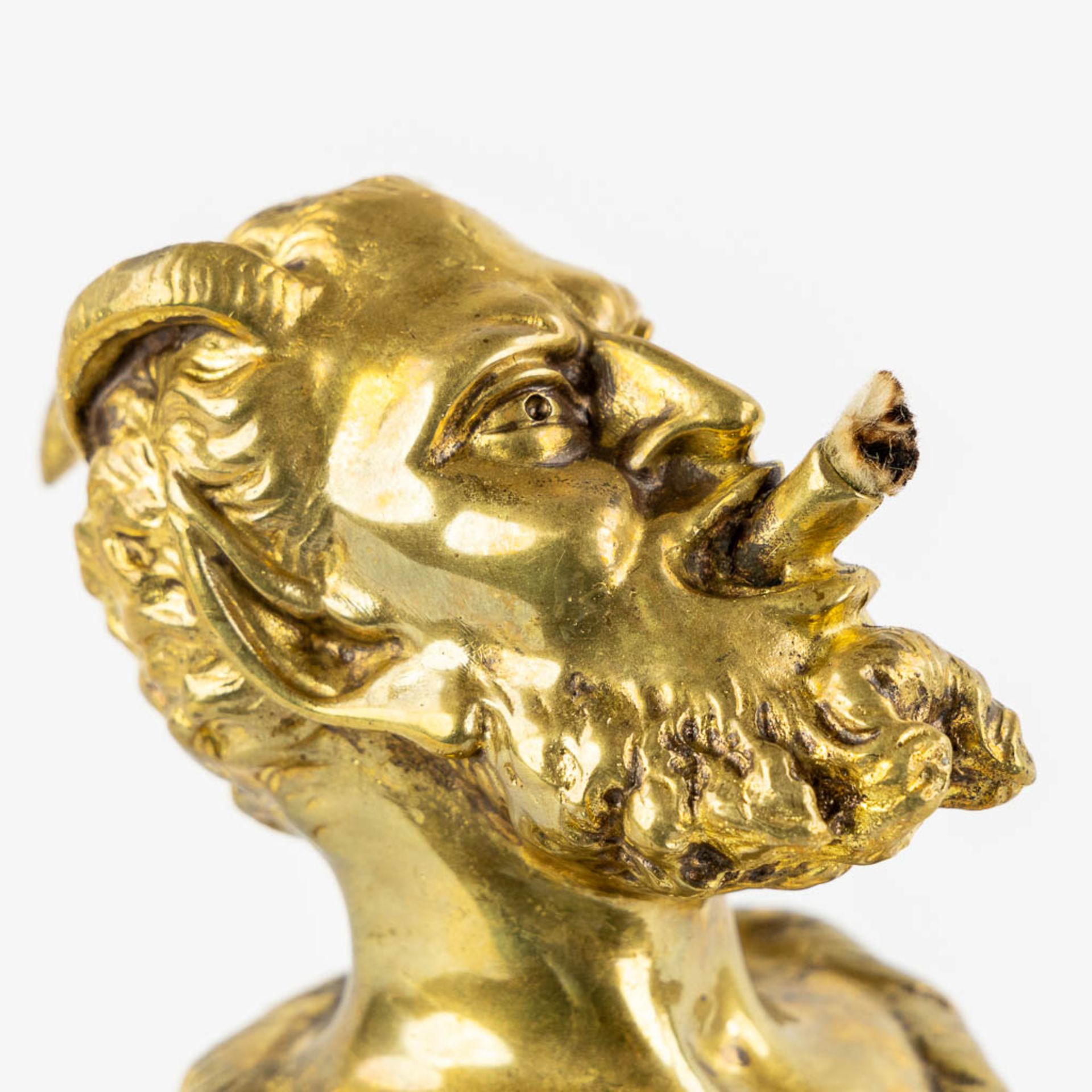 An antique Cigarette or Cigar lighter, gilt bronze in the shape of a Satyr/Devil. 19th/20th C. (L:14 - Image 8 of 10
