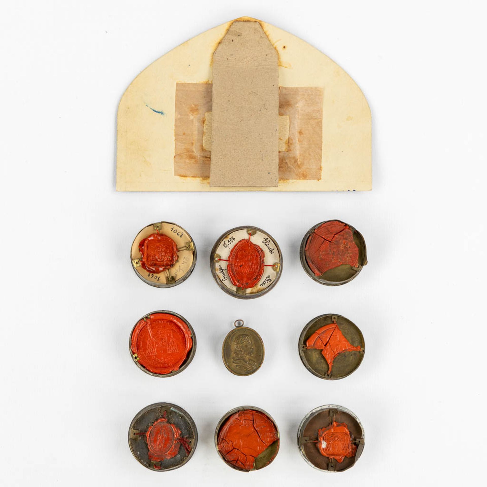 9 sealed theca with relics, and a sealed cardboard. Gerardi Major, Pauli à Cruce, Rumoldi Bishop, Jo - Image 14 of 14