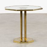 An octagonal side table in the style of Belgo Chrome. (L:50 x W:50 x H:46 cm)
