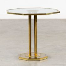 An octagonal side table in the style of Belgo Chrome. (L:50 x W:50 x H:46 cm)