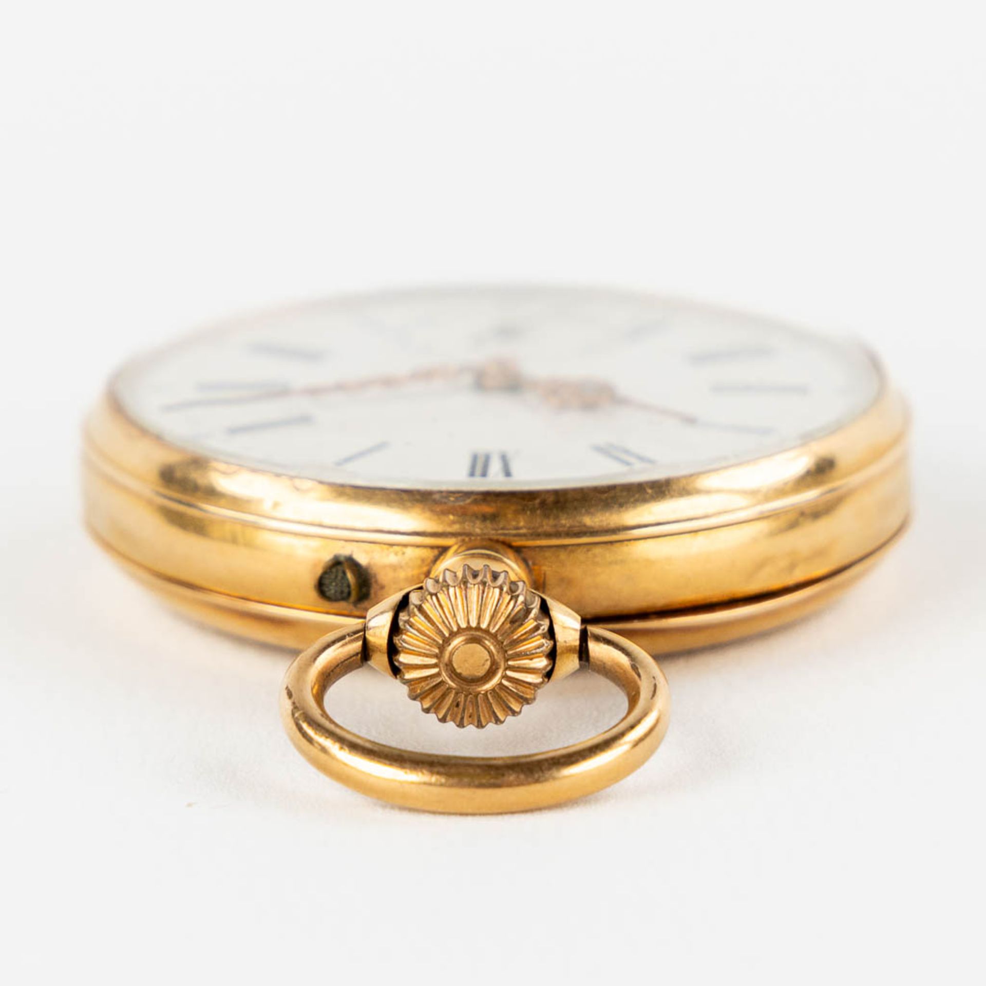 An antique pocket watch, 18kt yellow gold with a white enamel dial. (H:6,3 x D:4,3 cm) - Image 5 of 10