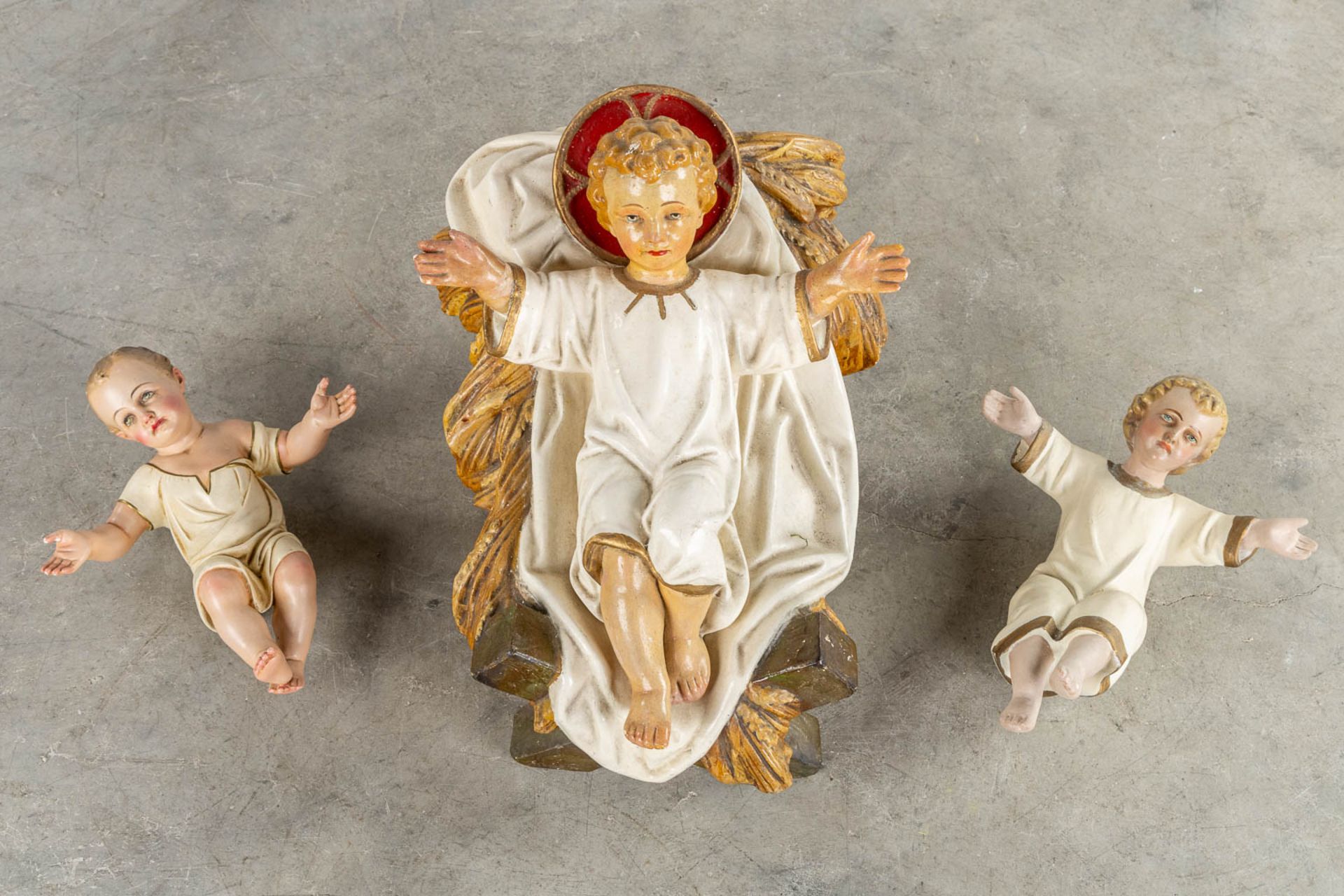An 11-piece 'Nativity scène', polychrome plaster. (H:64 cm) - Image 3 of 19
