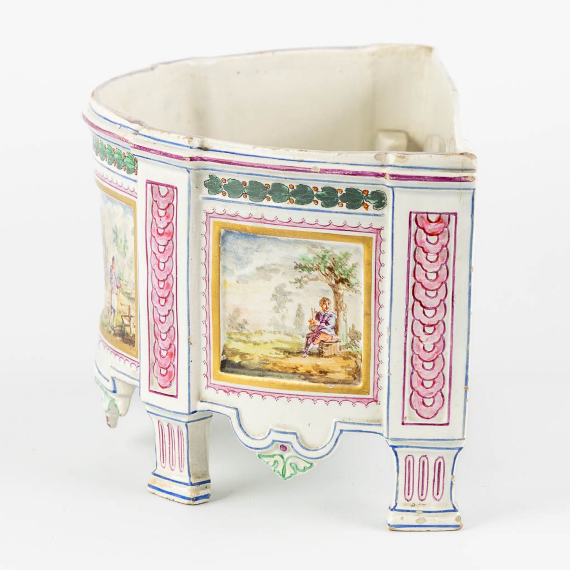 An antique porcelain 'Bulb Pot', in the shape of a 'Demi Lune' commode. Hand-painted. 18th C. (L:14 - Image 6 of 12