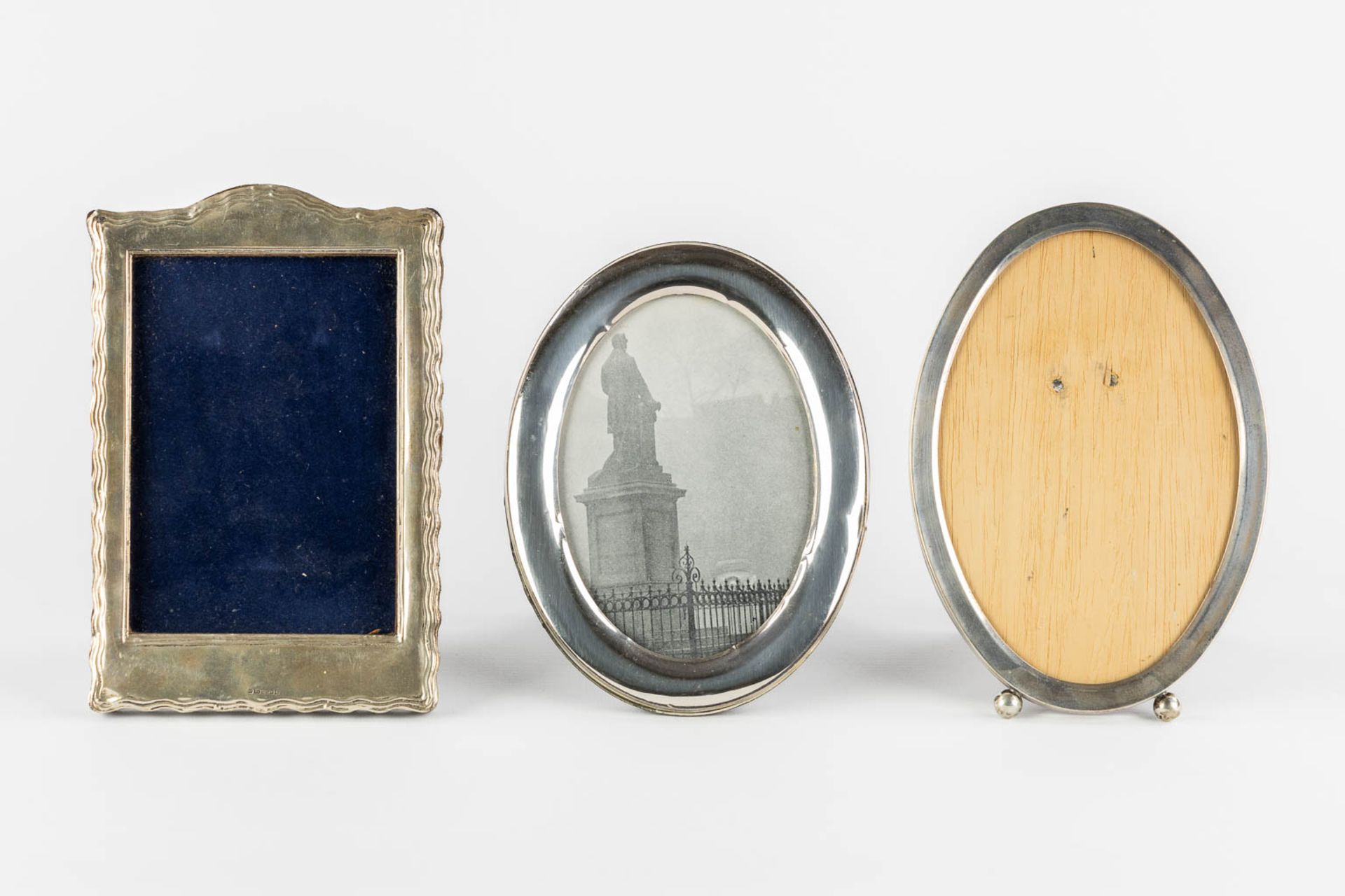 Three picture frames with a silver rim. (W:12 x H:18,5 cm) - Bild 3 aus 9