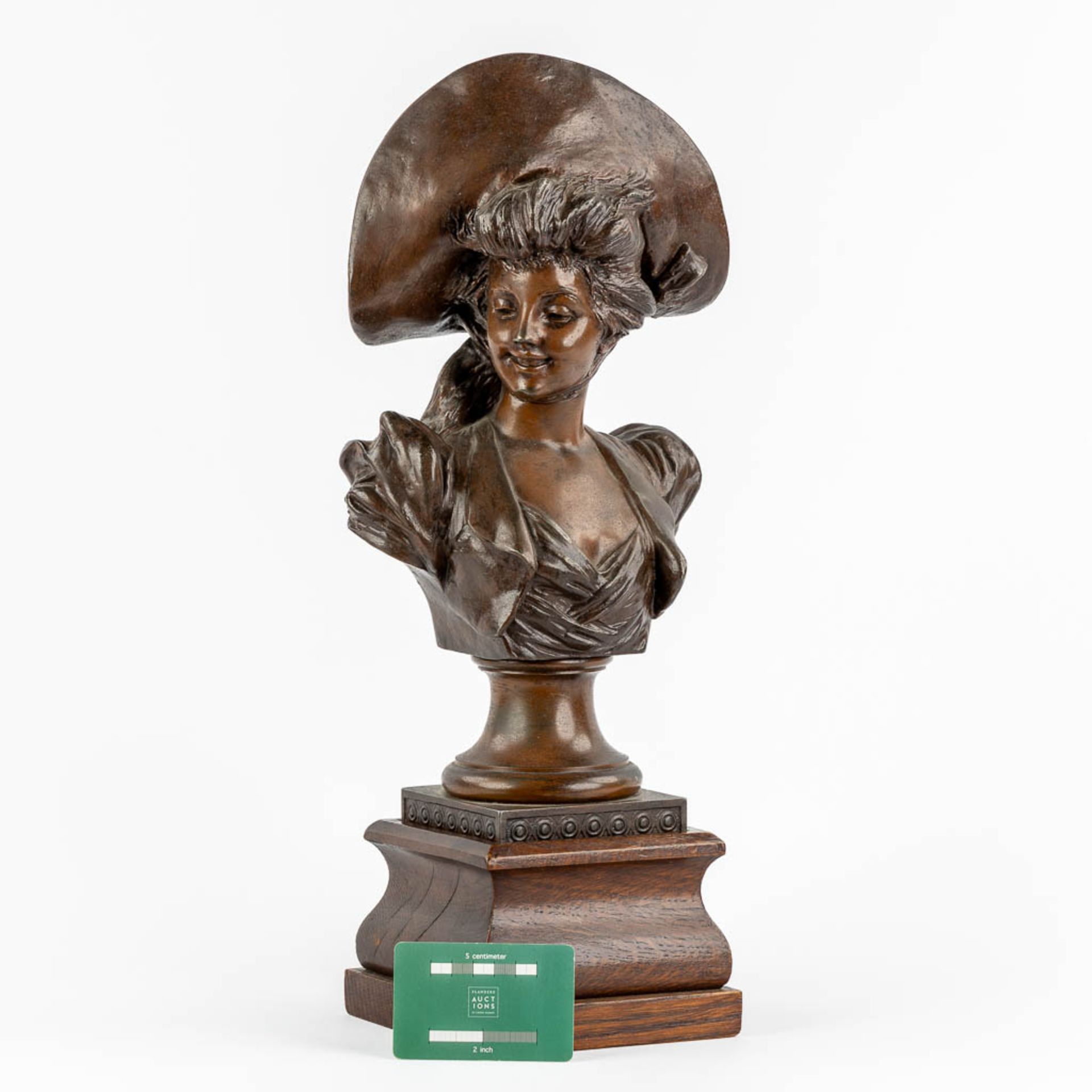 Georges VAN DER STRAETEN (1856-1928) 'Decorative bust', patinated spelter. (L:14 x W:20 x H:38 cm) - Image 2 of 10