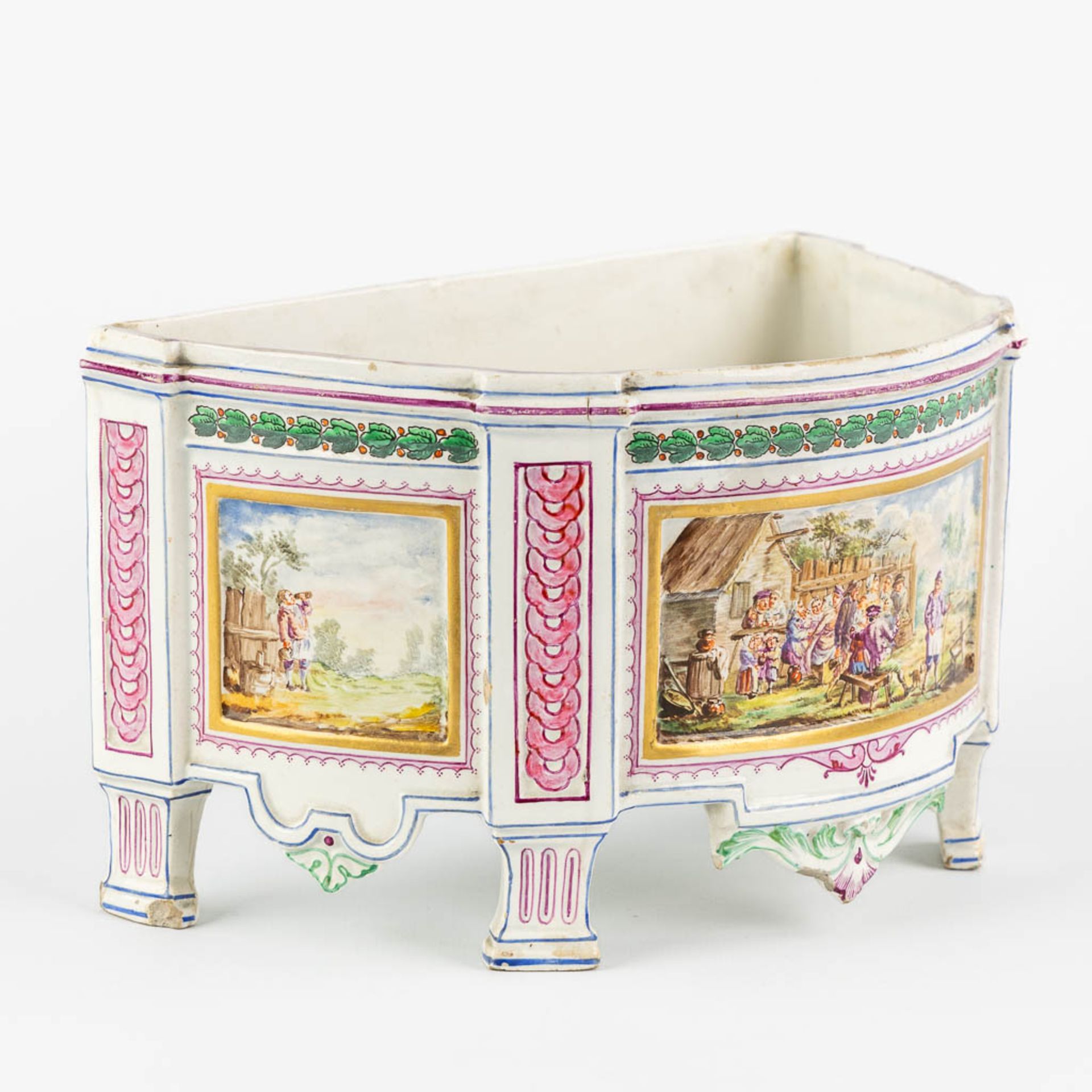 An antique porcelain 'Bulb Pot', in the shape of a 'Demi Lune' commode. Hand-painted. 18th C. (L:14 - Image 3 of 12