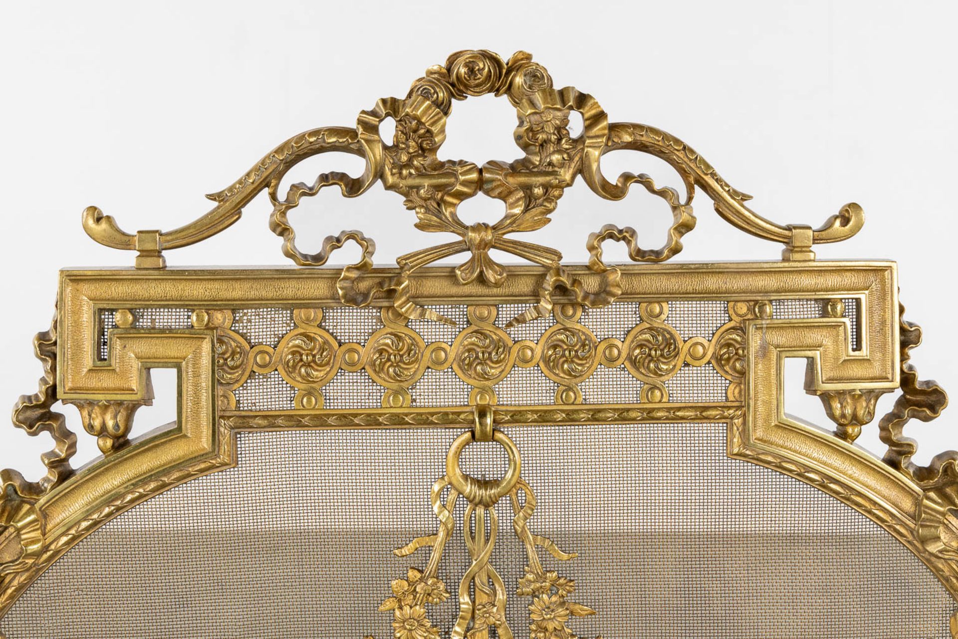 A pair of fireplace bucks and a firescreen, bronze in Louis XVI style. 20th C. (L:27 x W:64 x H:84 c - Image 17 of 20