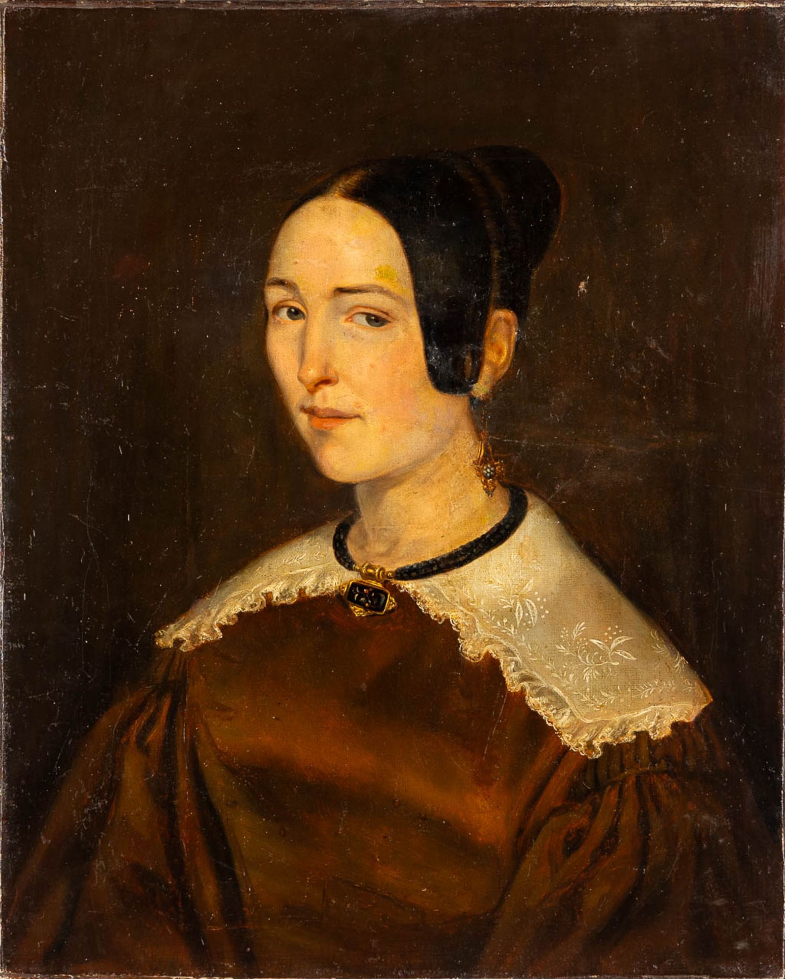 An antique portrait of a lady, oil on canvas. (W:50 x H:62 cm) - Bild 3 aus 9