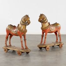 A pair of decorative horses, Probably India, 19th C. (L:34 x W:74 x H:84 cm)