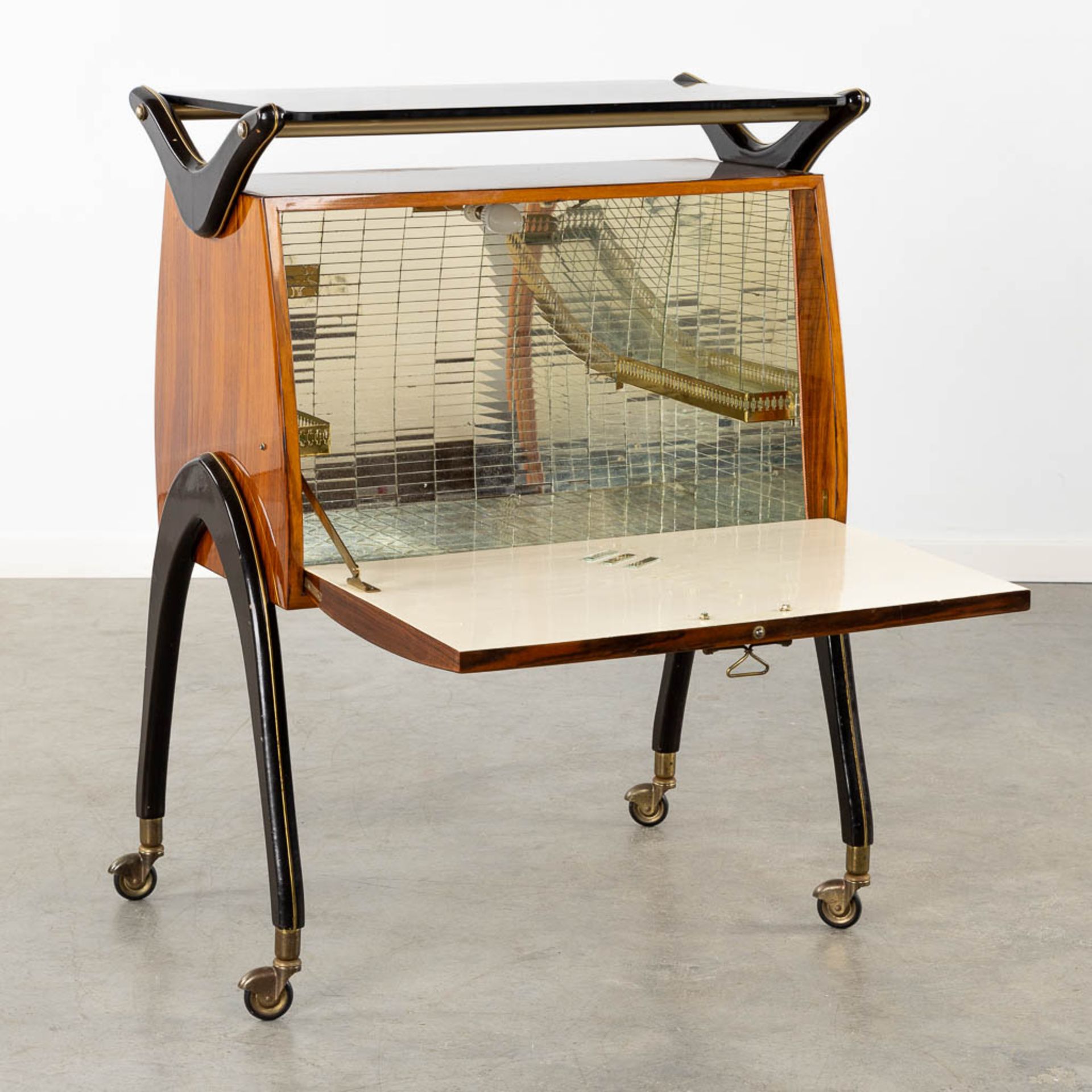 Cesare LACCA (1929)(attr.) 'Mid-Century Bar Cabinet' with a glass top. (L:42 x W:72 x H:92 cm) - Image 3 of 15